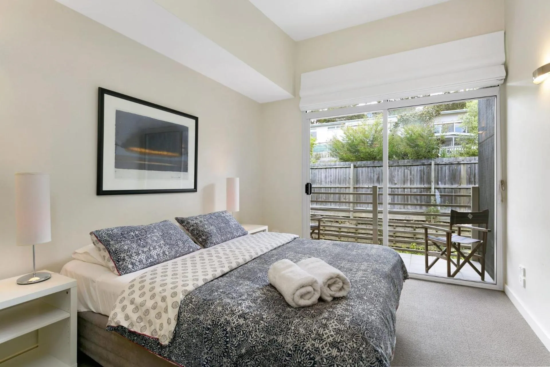 Bed in Apartment 25 Kalimna