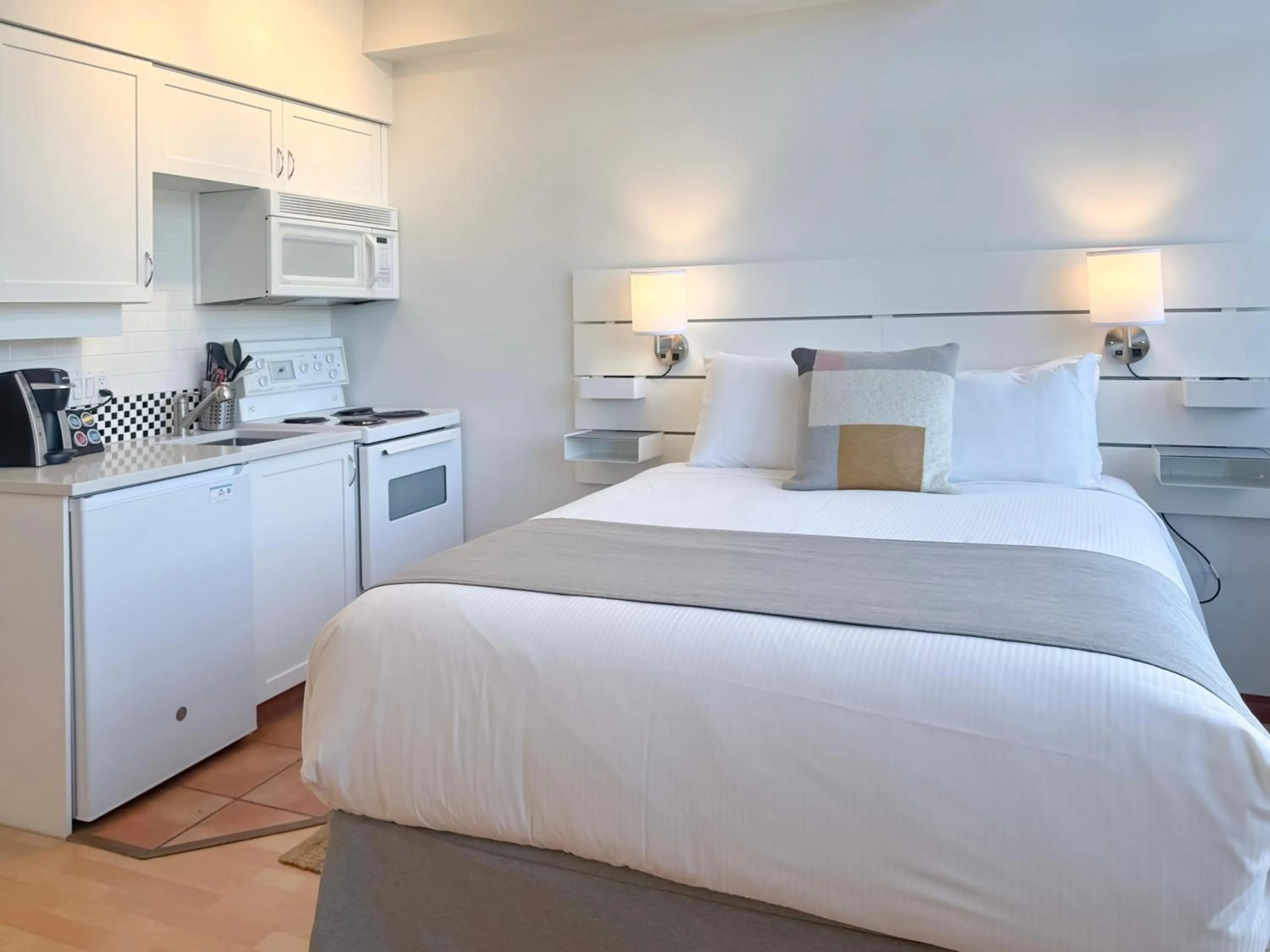 Bed in Alpenglow Lodge Rainbow Look Out Studio by MVA