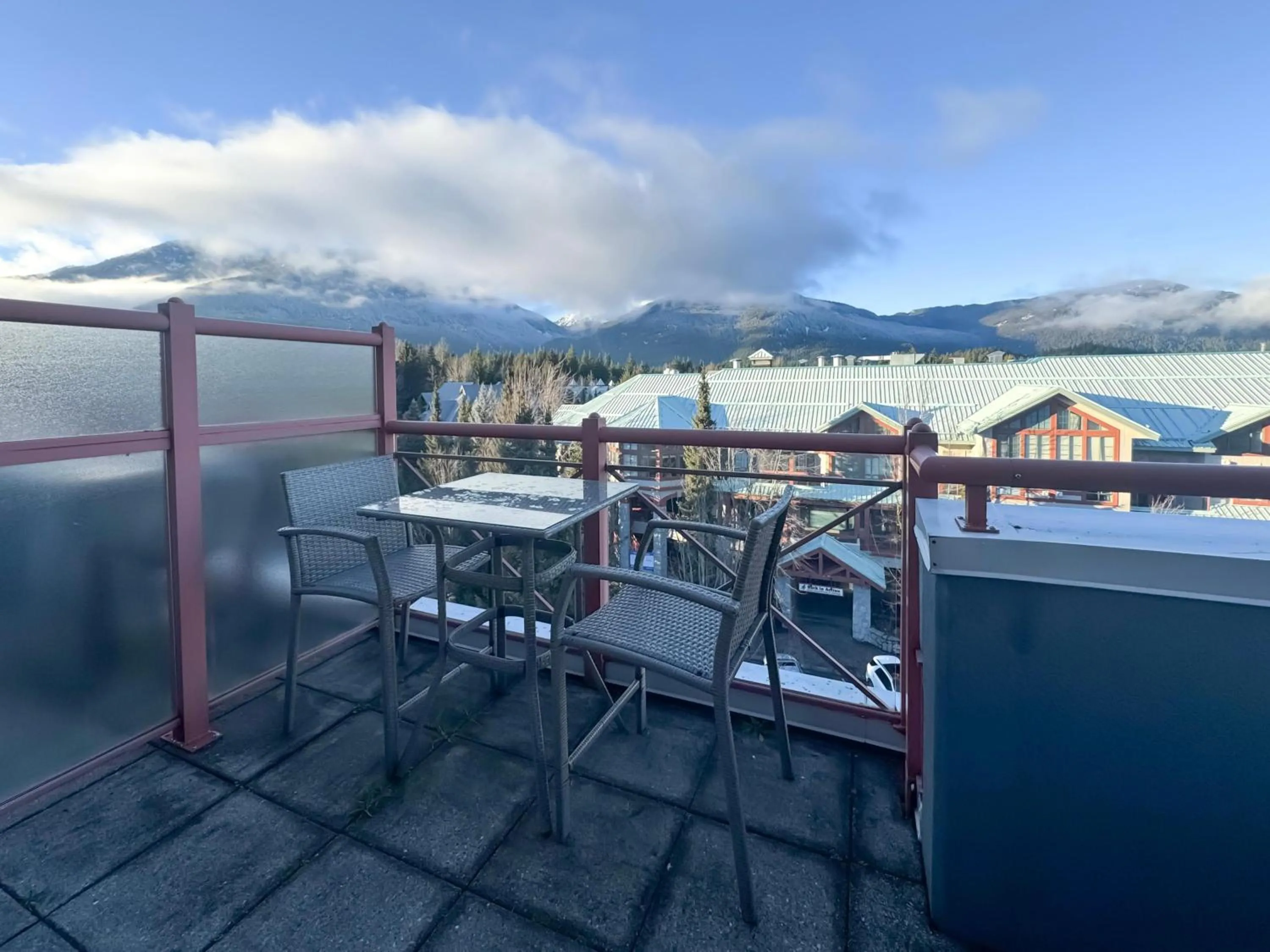 Alpenglow Lodge Rainbow Look Out Studio by MVA