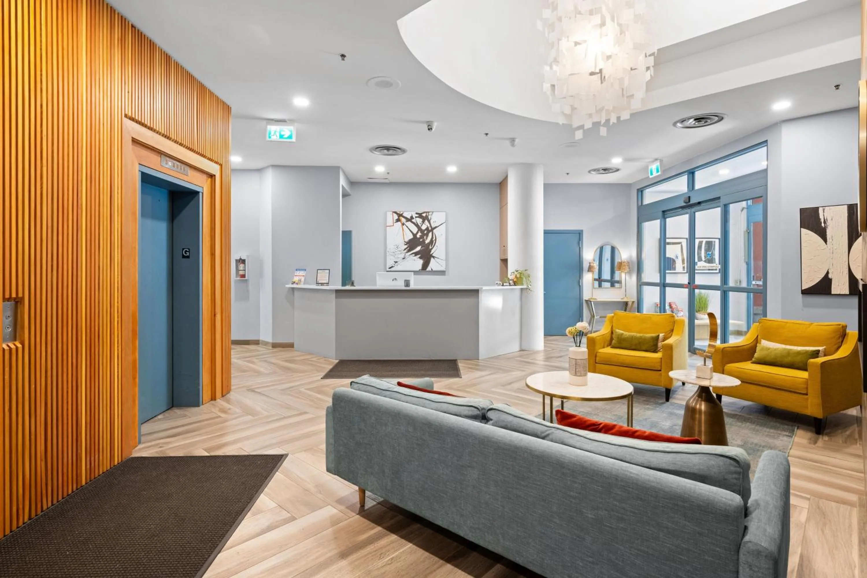 Alpenglow Lodge Sunny Studio with Sitting Area by MVA