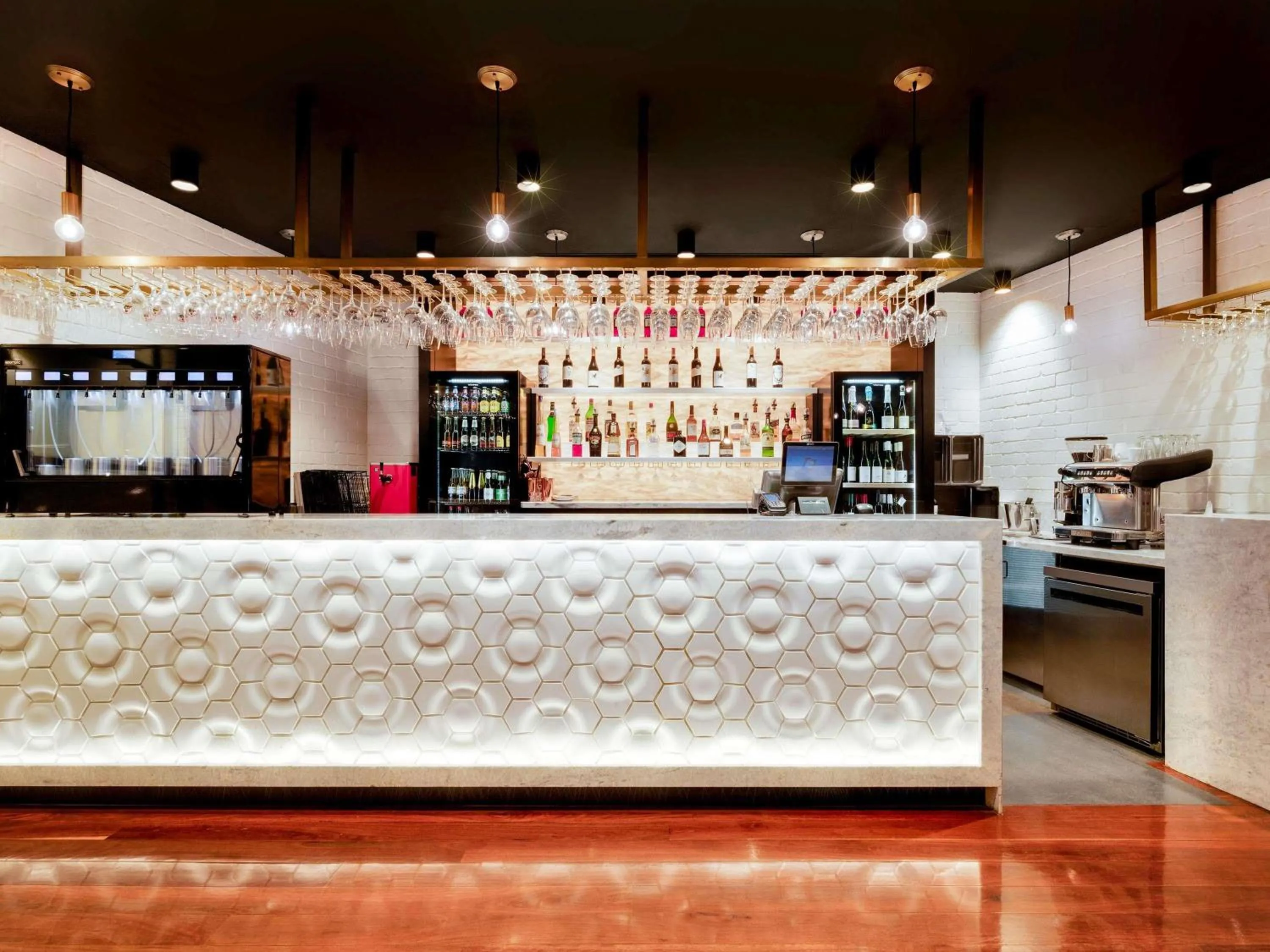 Lounge or bar in The Sebel Twin Towns