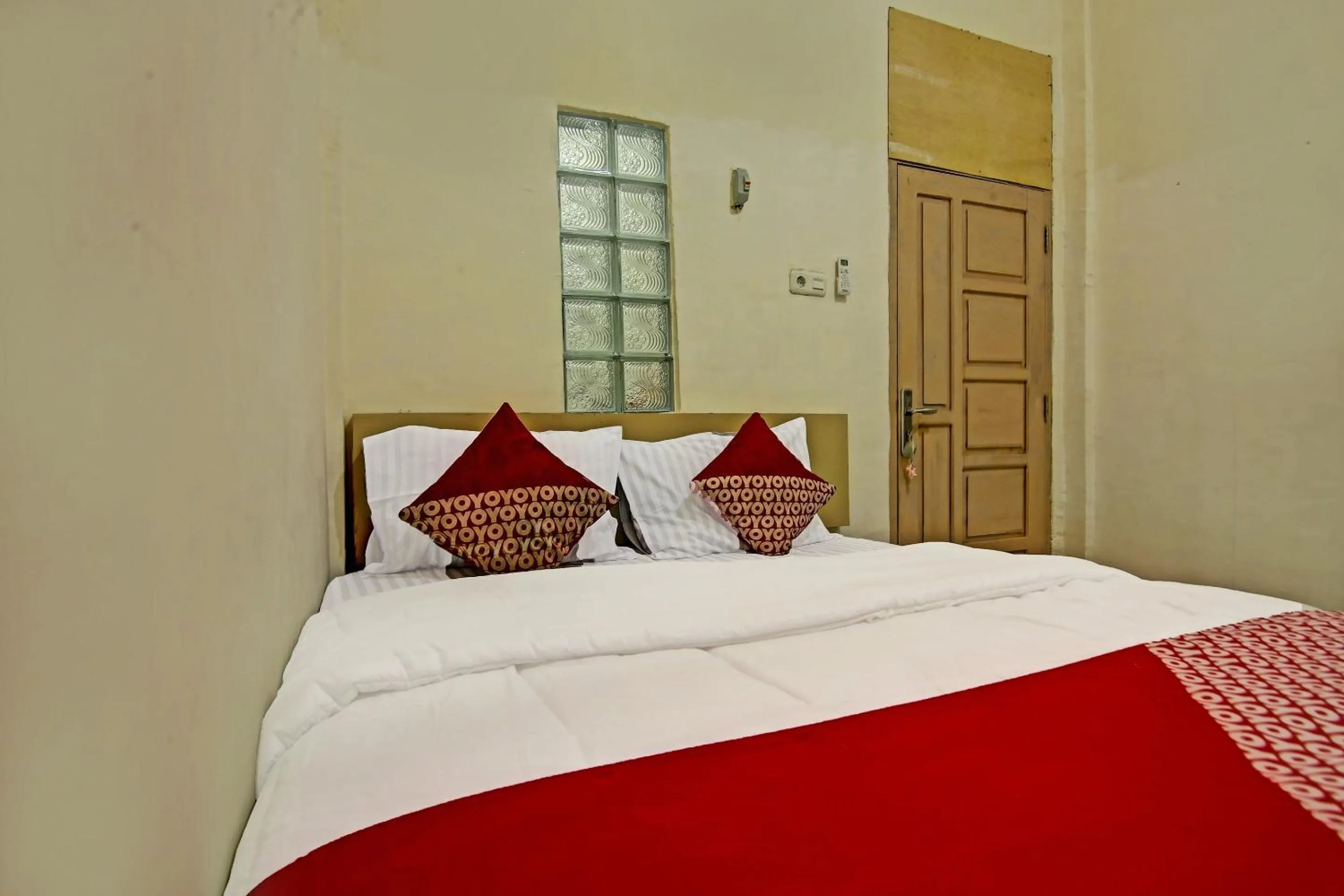 Bedroom, Bed in OYO Life 91268 Homestay Bu Erma Syariah