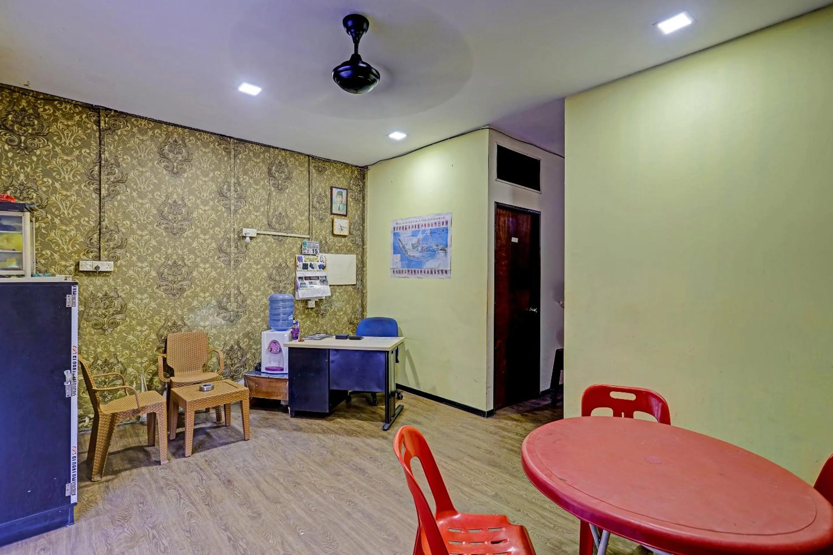 Seating area in Hotel O Sar Inn