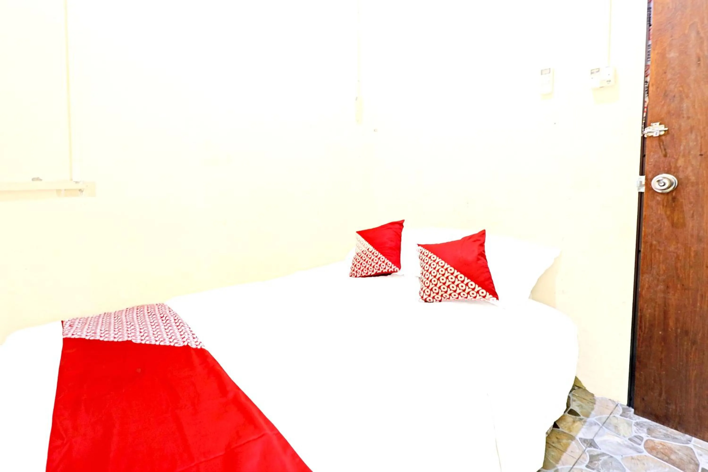 Photo of the whole room, Bed in Hotel O Sar Inn