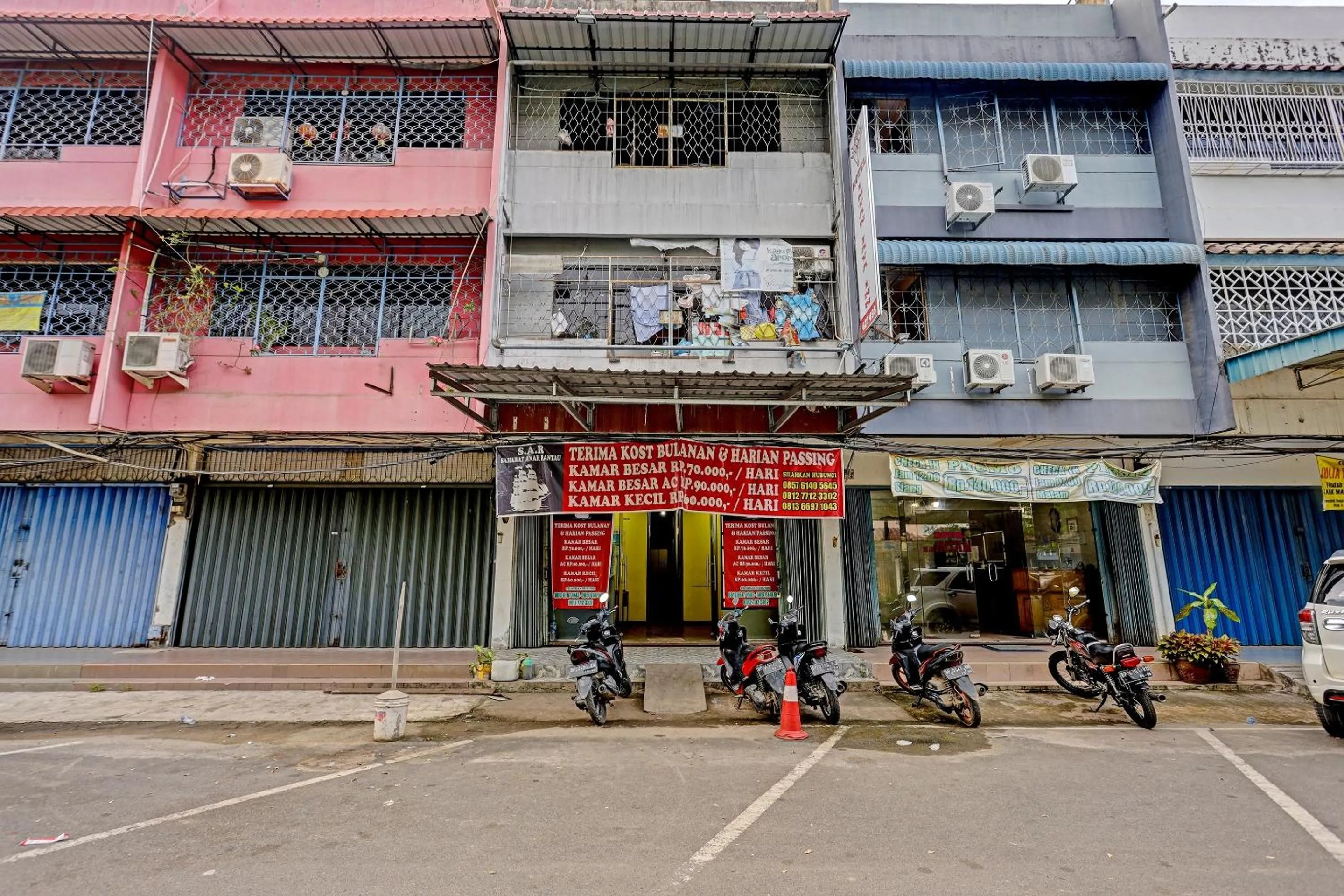 Facade/entrance in Hotel O Sar Inn