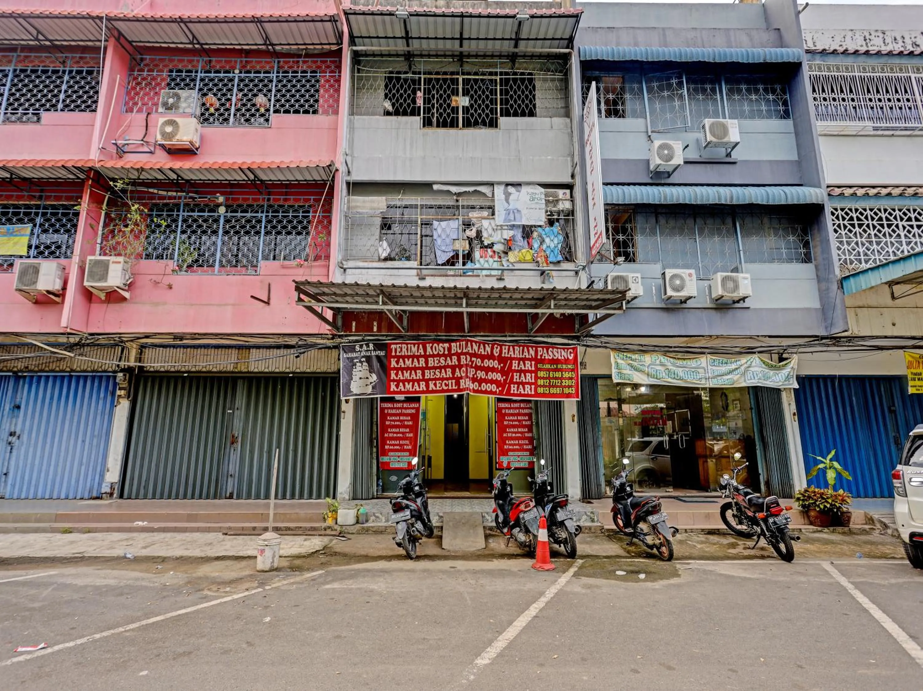 Property building in Hotel O Sar Inn