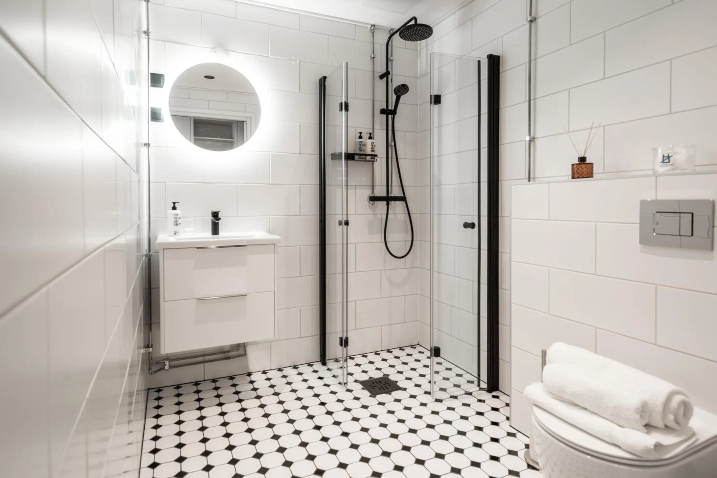 Bathroom in Bob W Helsinki Kluuvi