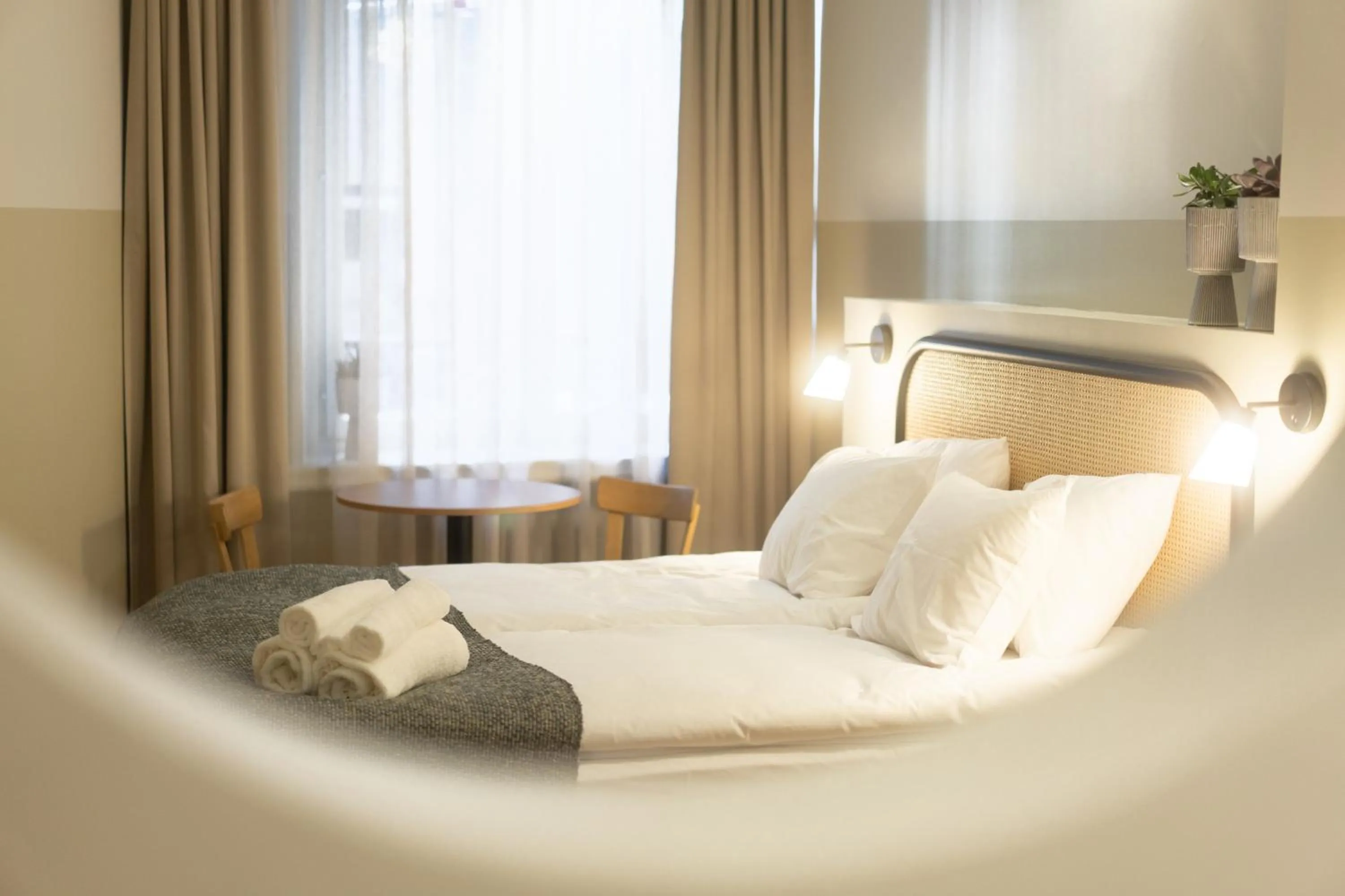 Bed in Bob W Helsinki Kluuvi