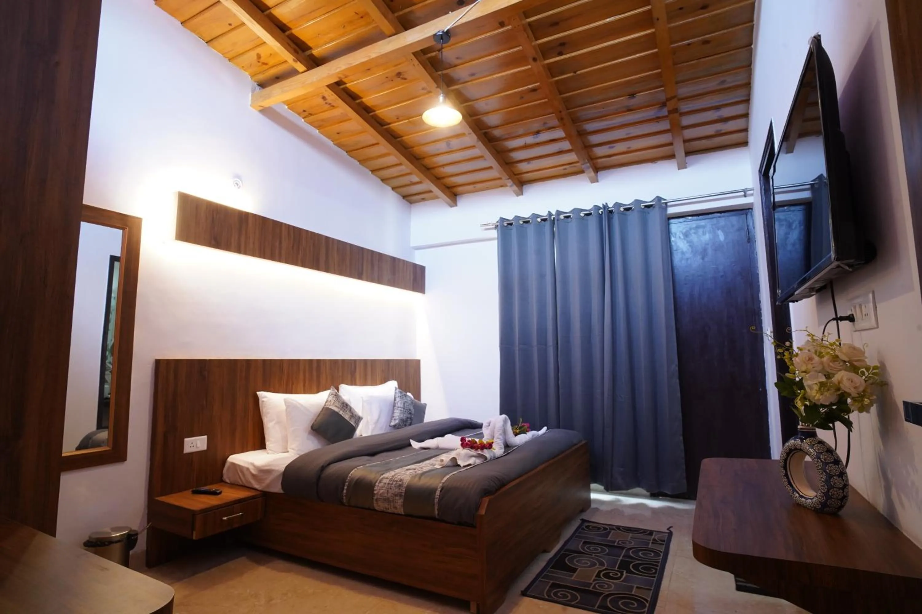 TV and multimedia, Bed in Just Naturals Wellness Resort Nainital