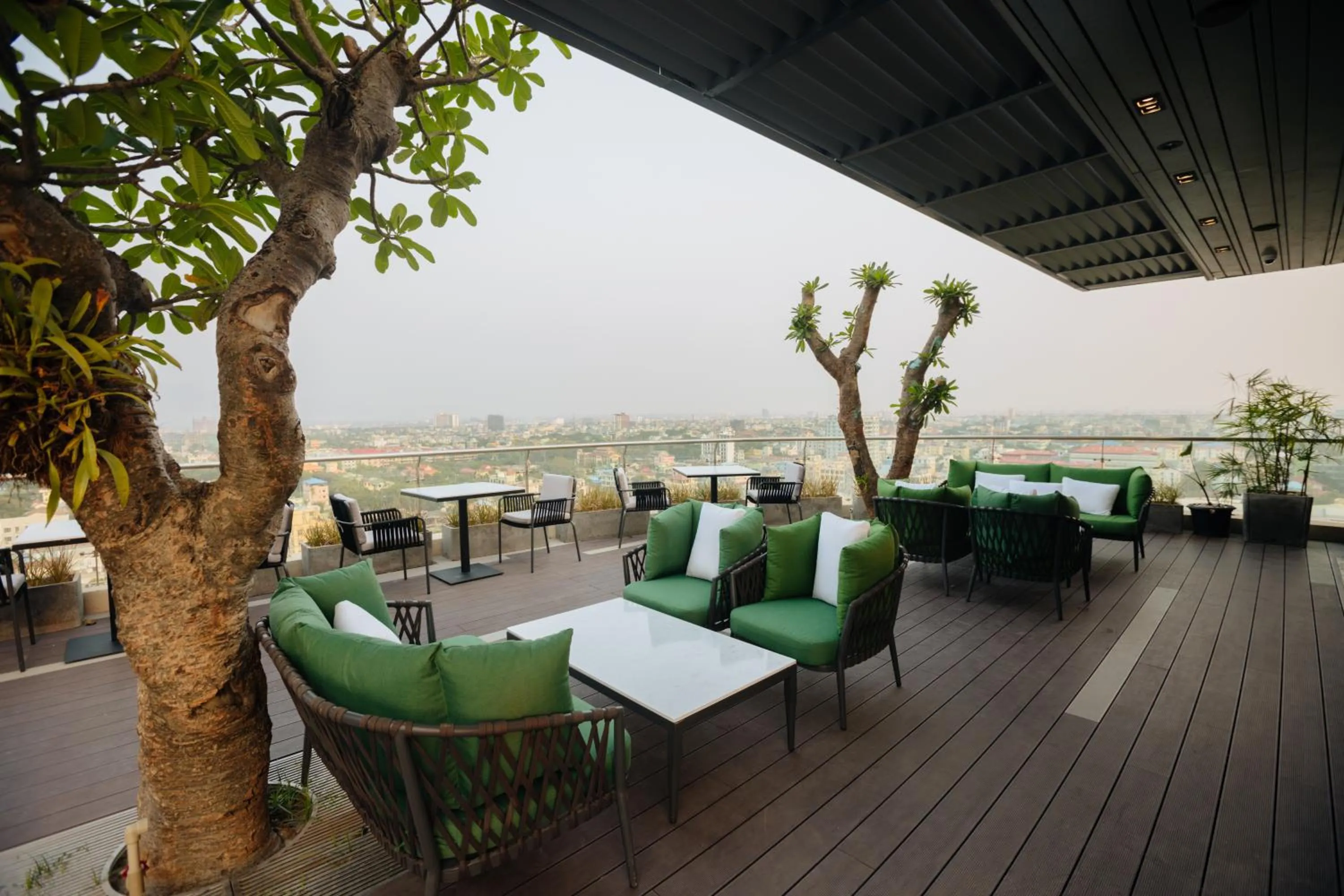 Restaurant/places to eat in Ease Hotel