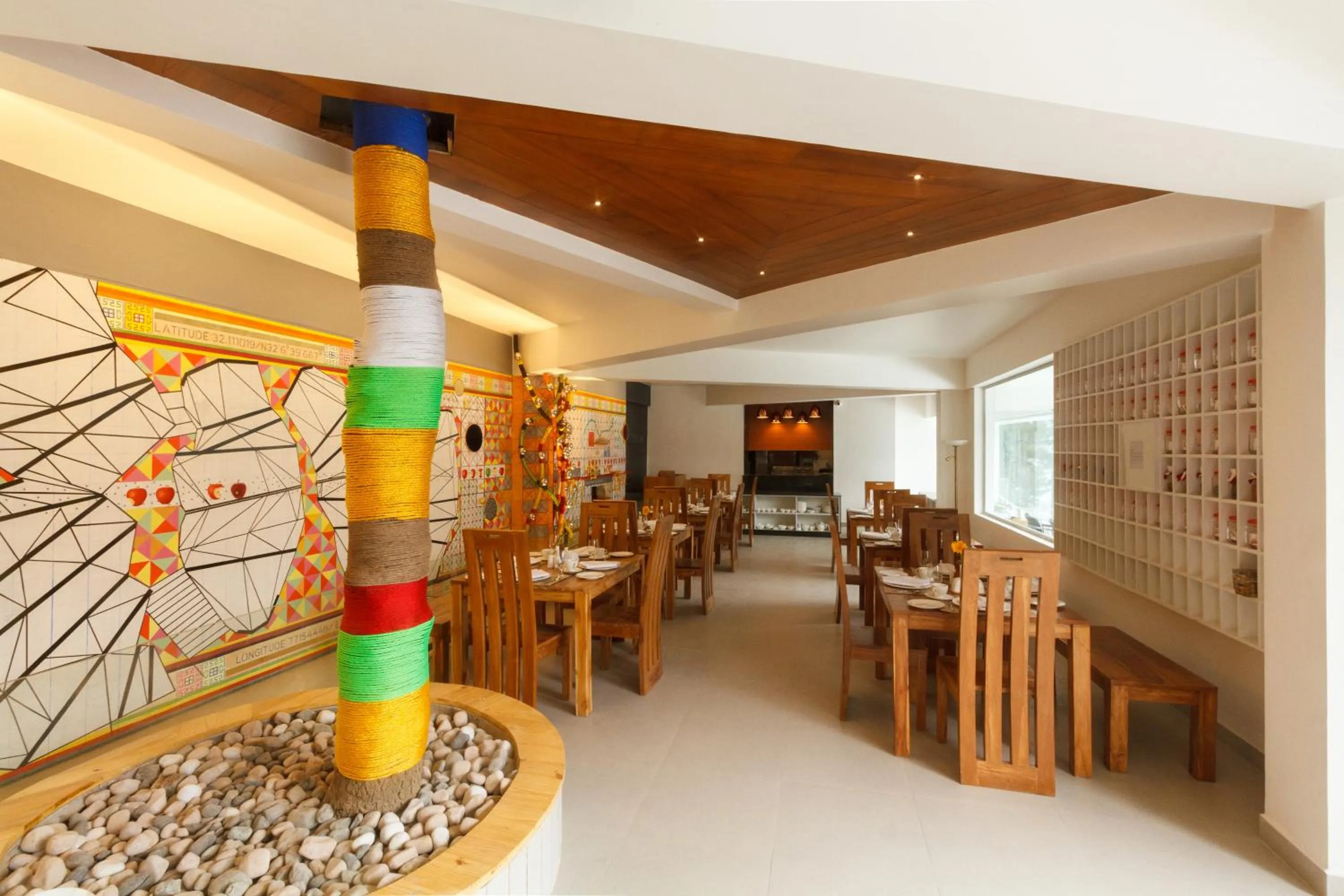 Restaurant/places to eat in Tree of Life Eila Art Hotel, Manali
