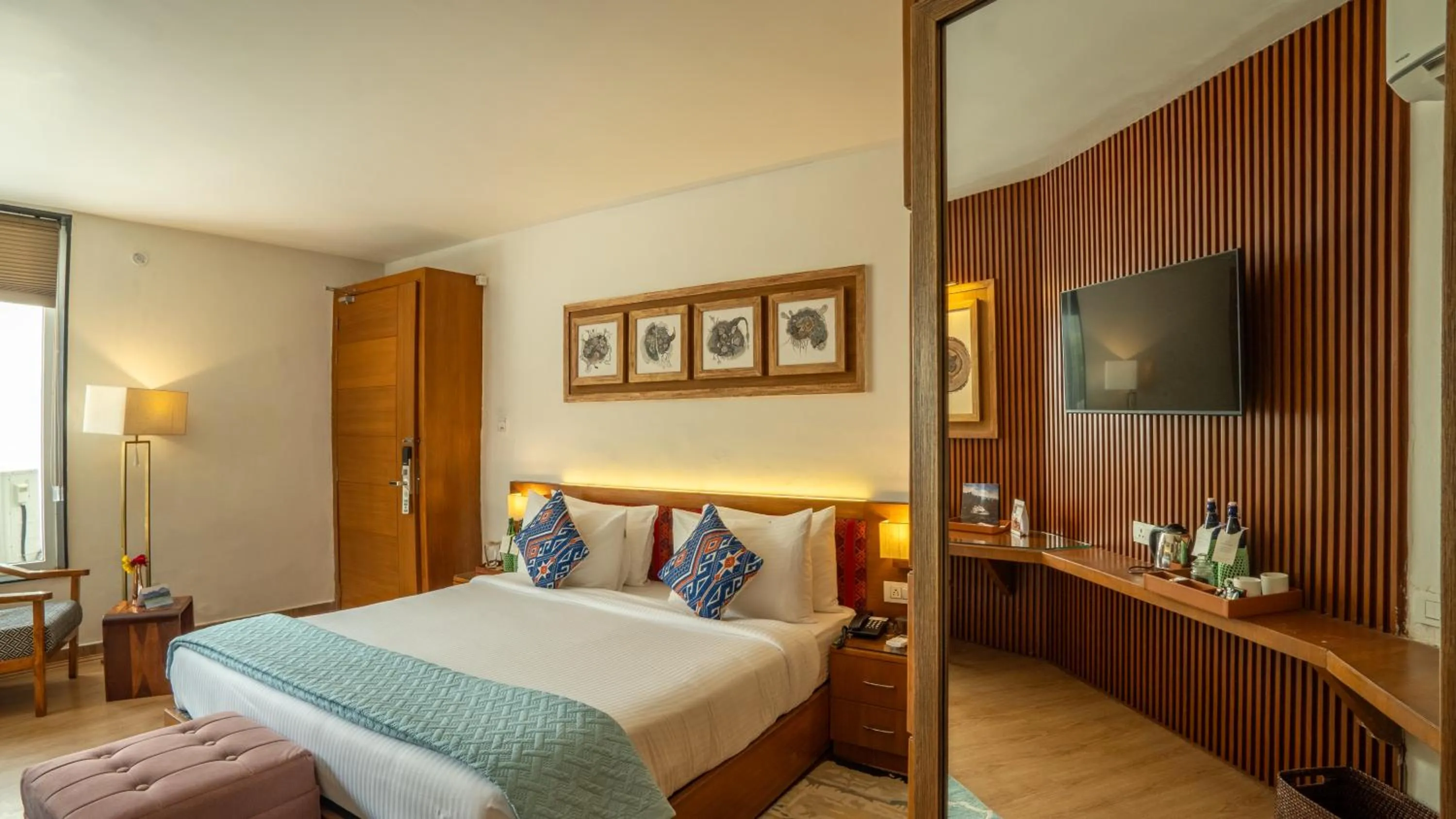 Bedroom, Bed in Tree of Life Eila Art Hotel, Manali