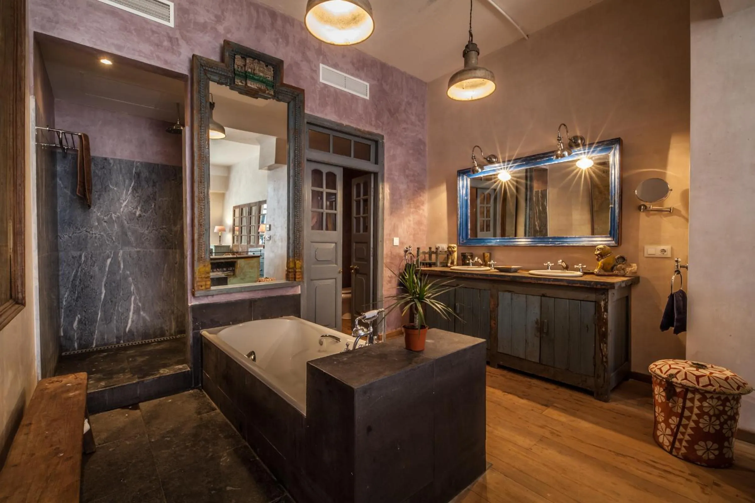 Bathroom in BOMBAYARTE APARTHOTEL TARIFA