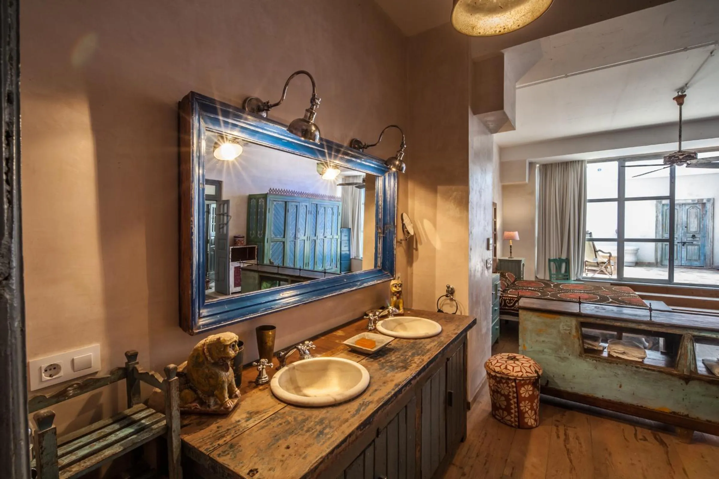 Bedroom in BOMBAYARTE APARTHOTEL TARIFA