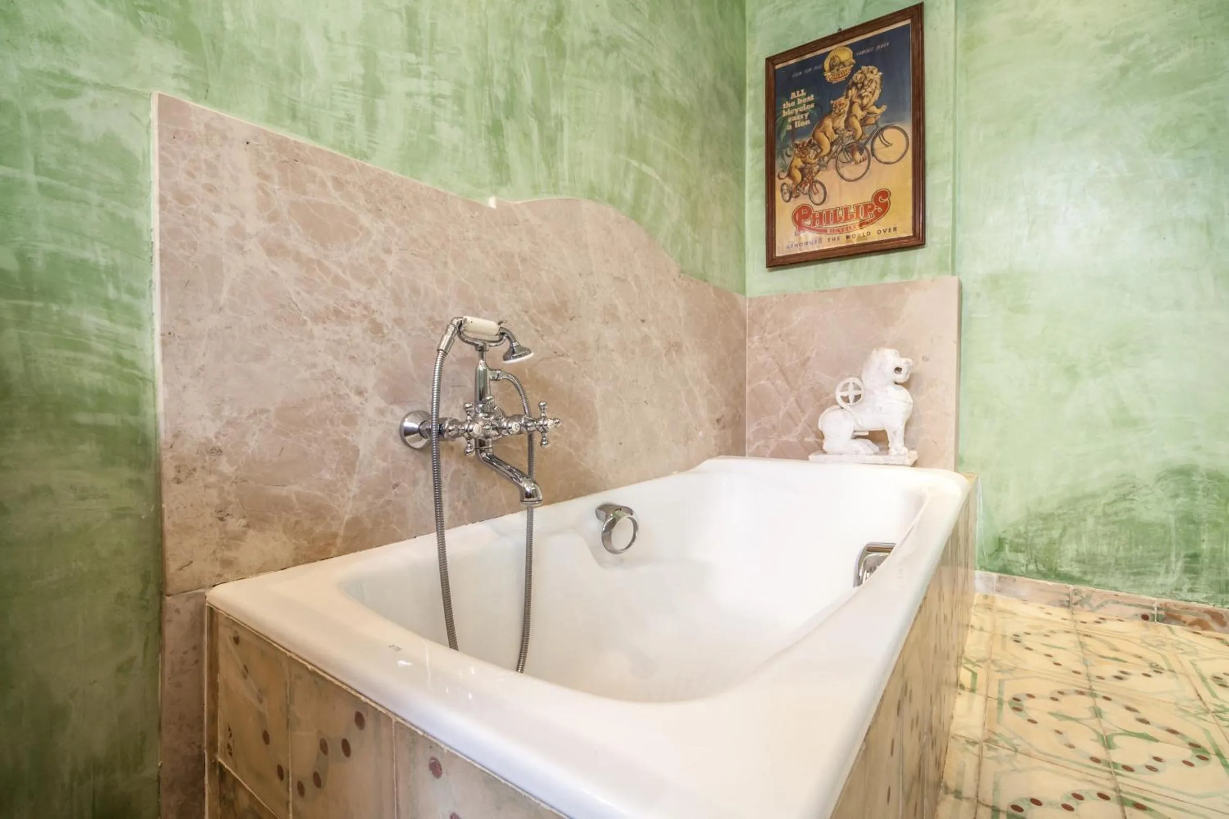 Bathroom in BOMBAYARTE APARTHOTEL TARIFA