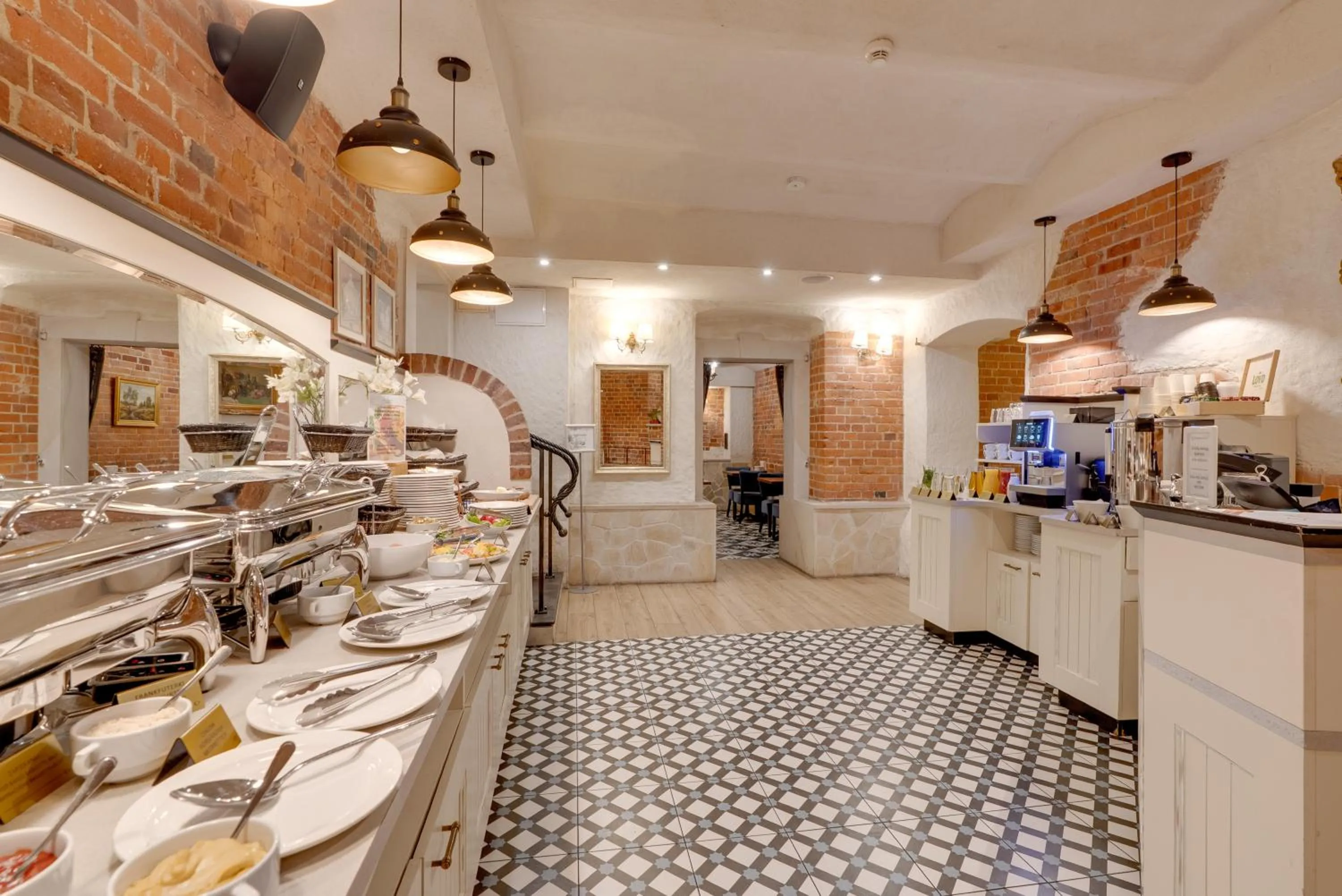 Restaurant/places to eat in Hotel Diament Plaza Gliwice