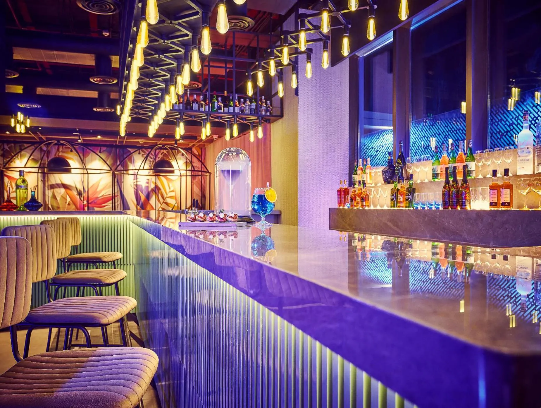 Lounge or bar in Vivanta Navi Mumbai Turbhe