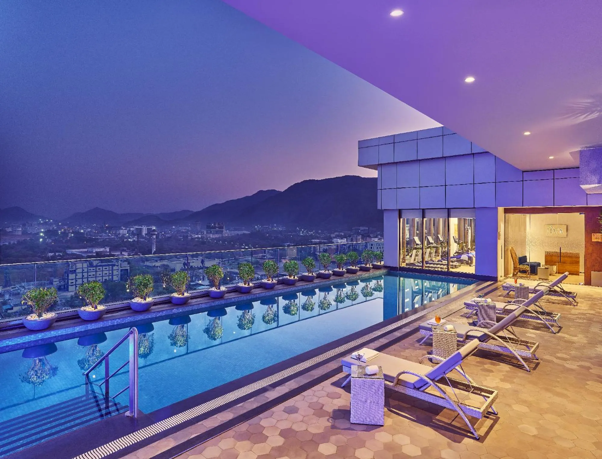 Swimming pool in Vivanta Navi Mumbai Turbhe