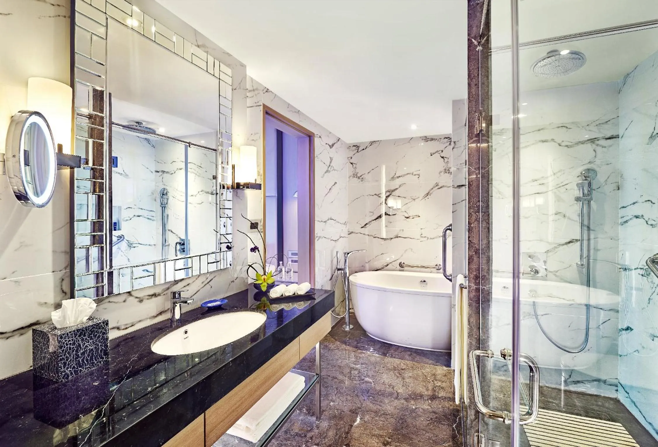 Bathroom in Vivanta Navi Mumbai Turbhe