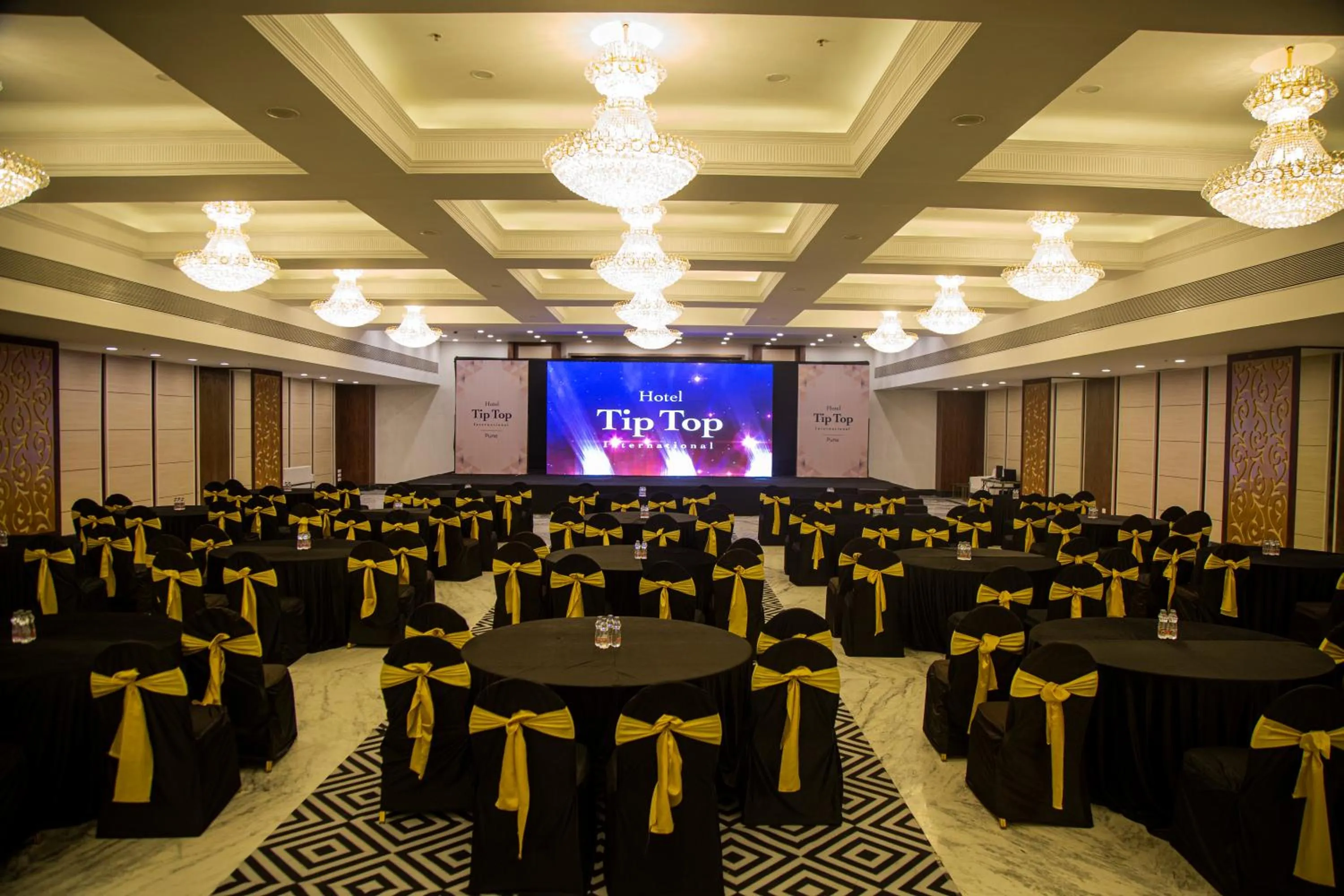 Banquet/Function facilities in Hotel Tip Top International Pune