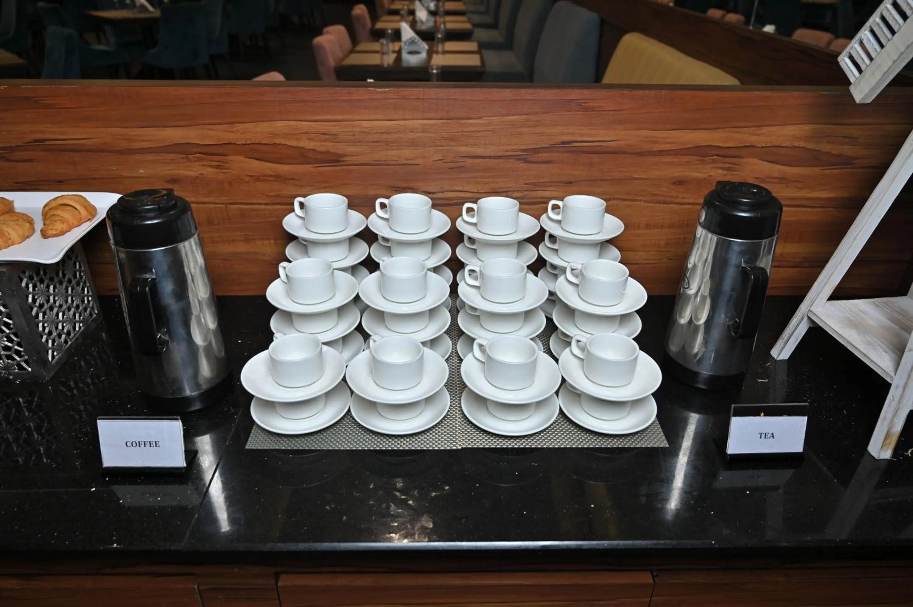 Coffee/tea facilities in Hotel Tip Top International Pune