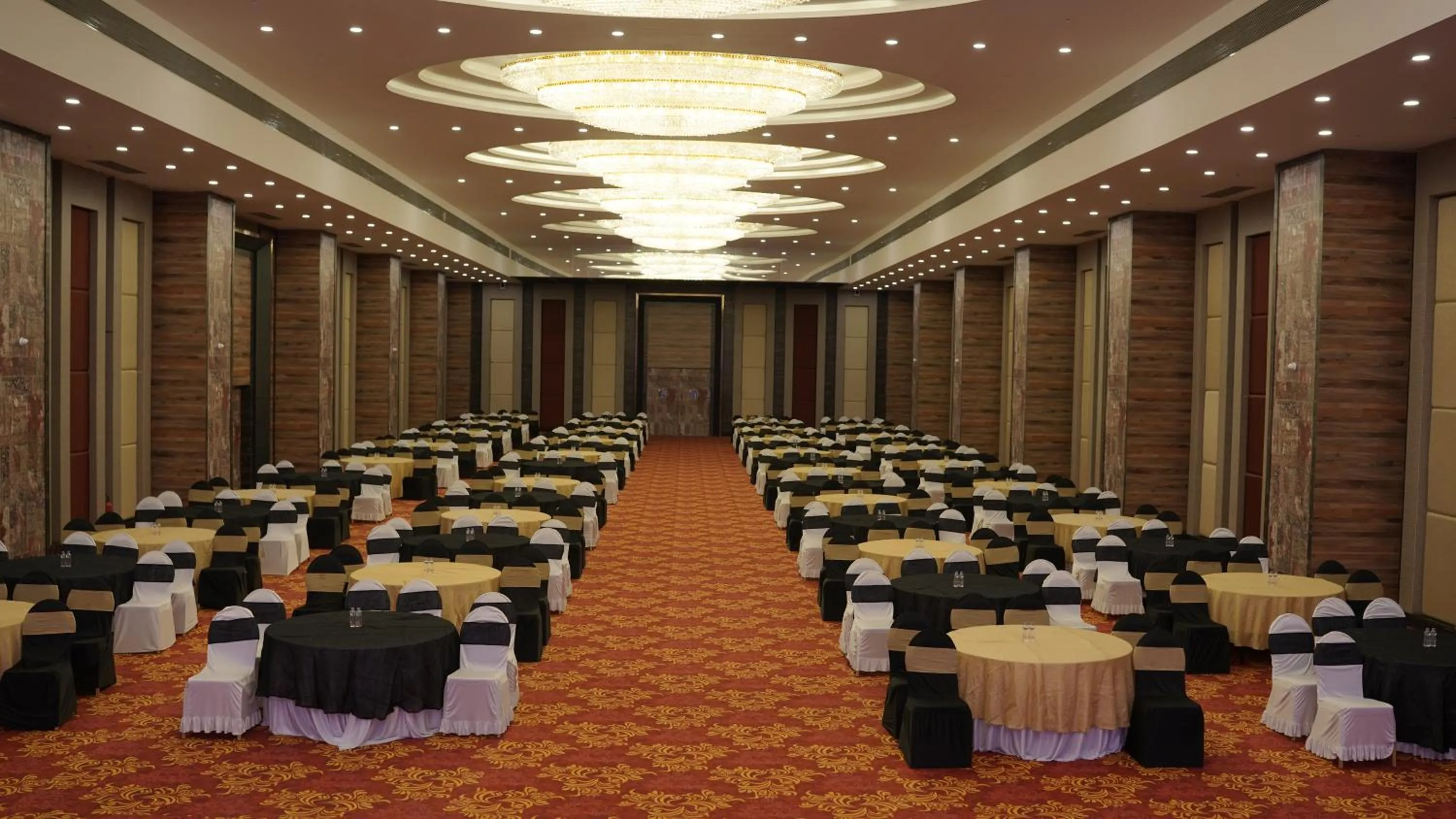 Business facilities in Hotel Tip Top International Pune