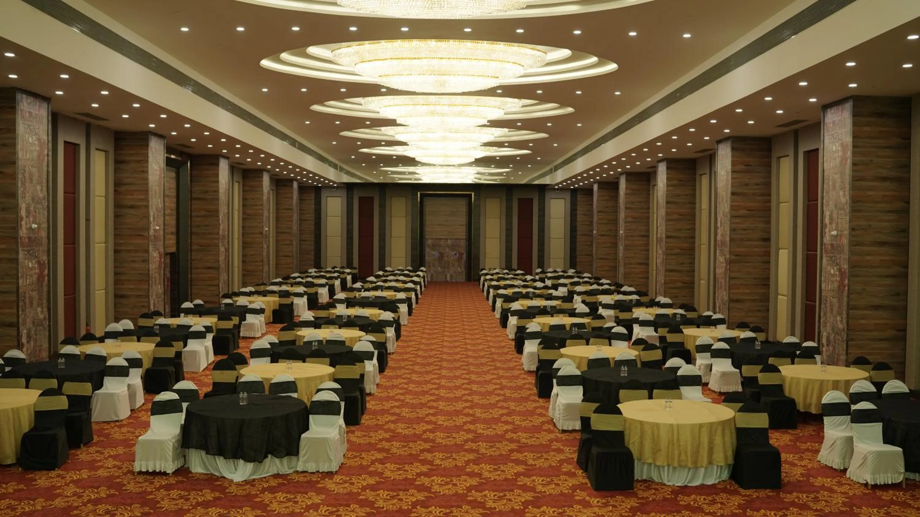 Business facilities in Hotel Tip Top International Pune