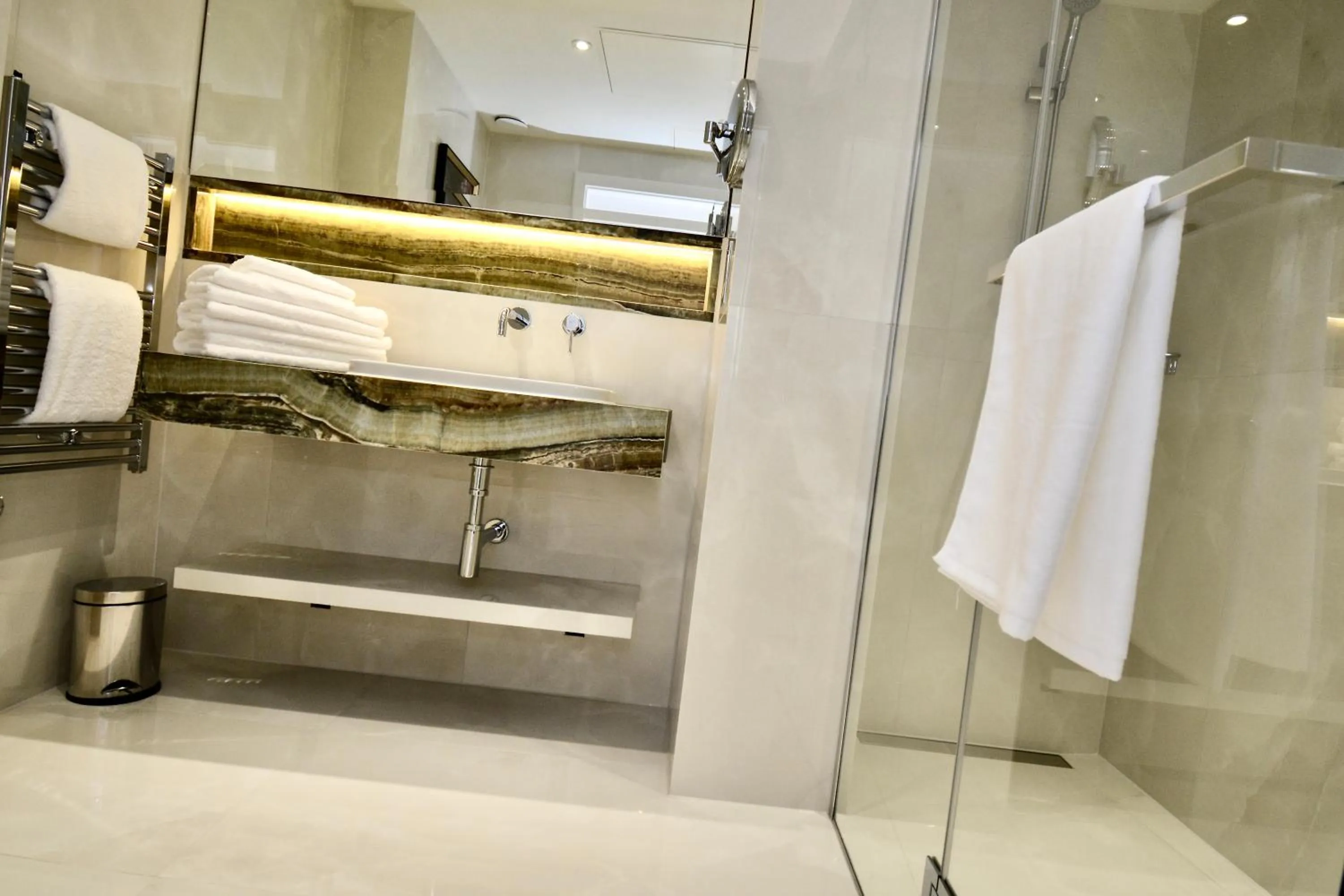 Shower in Sanctum Regent's Park