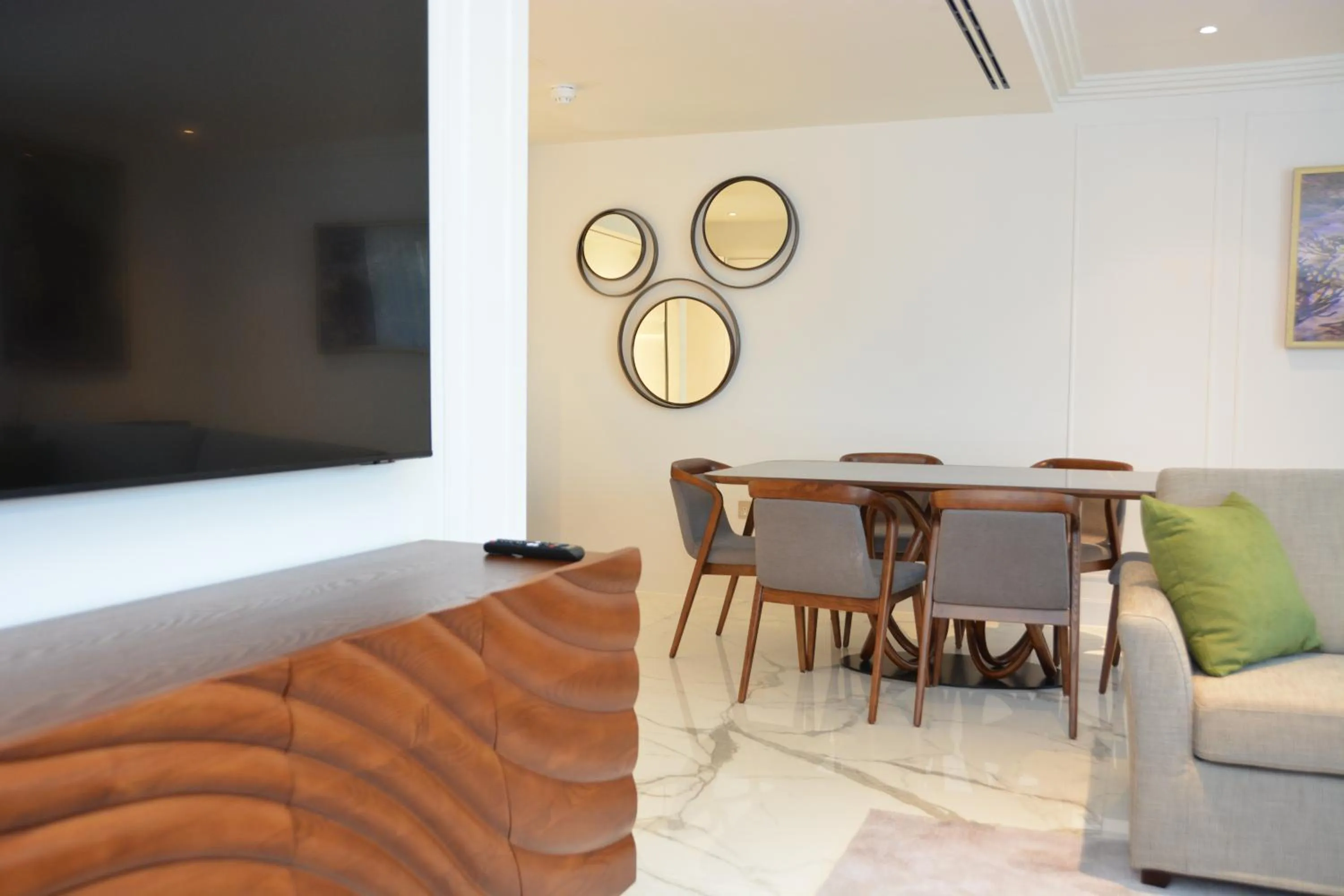 TV and multimedia in Sanctum Regent's Park