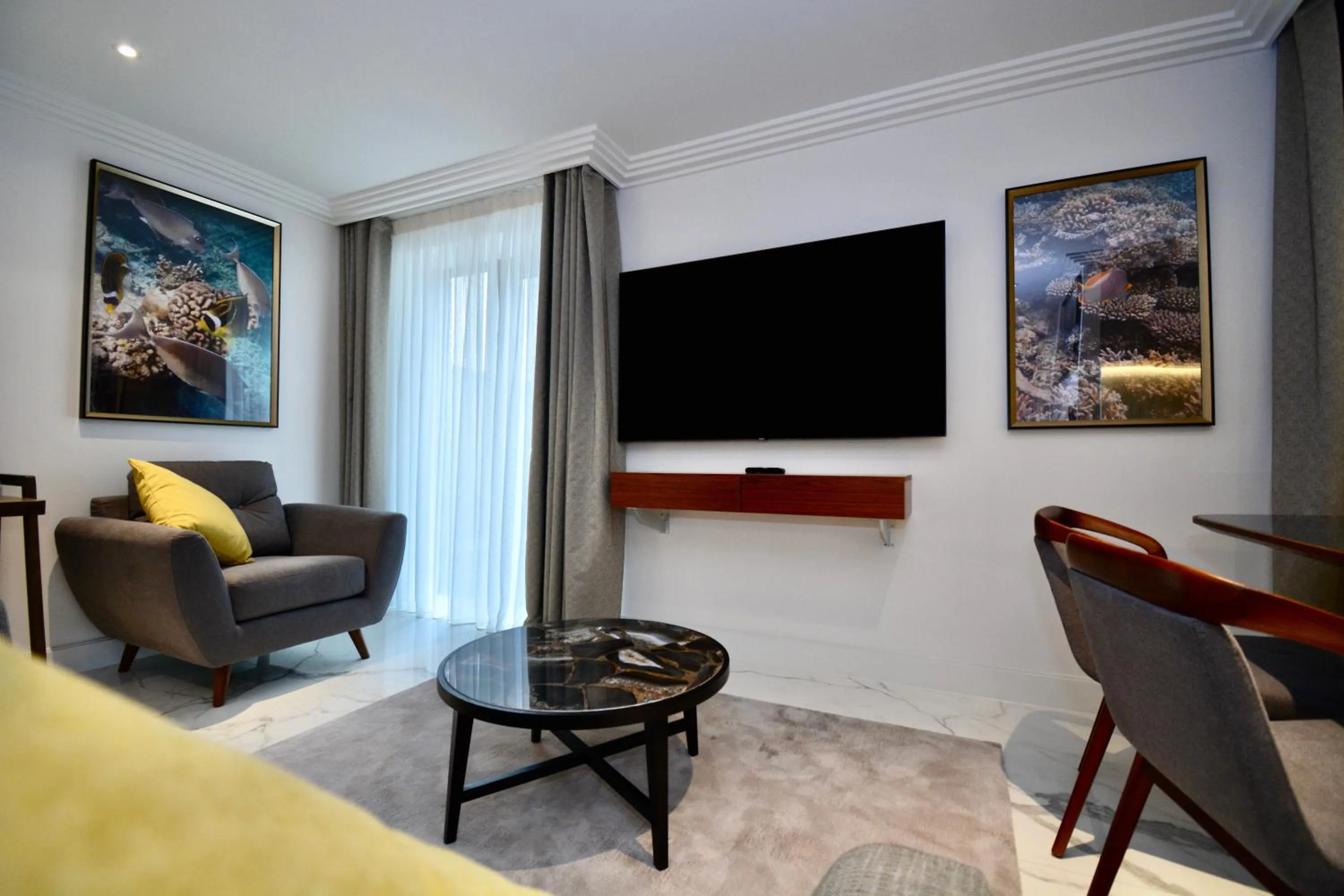 TV and multimedia in Sanctum Regent's Park