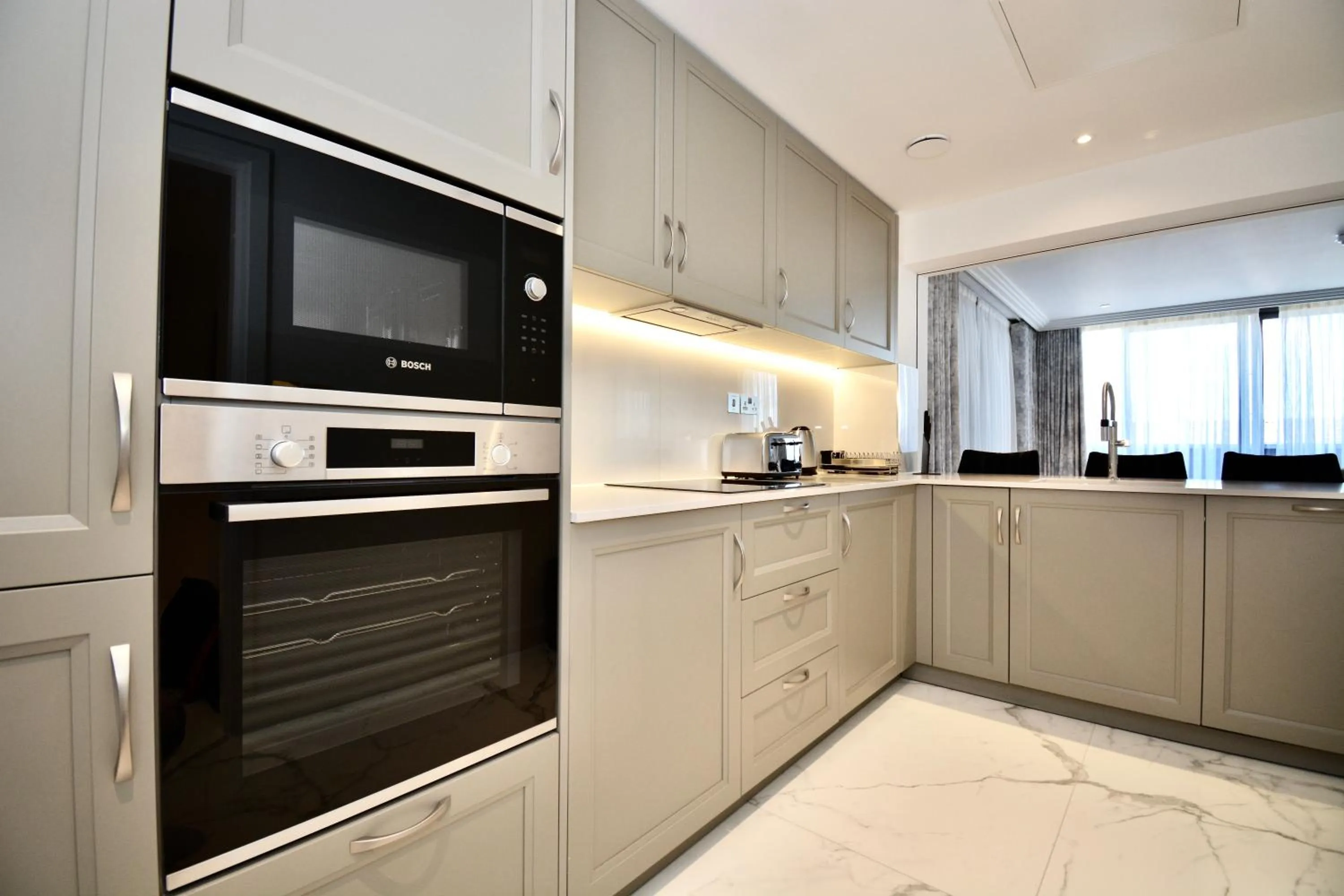 Kitchen or kitchenette in Sanctum Regent's Park