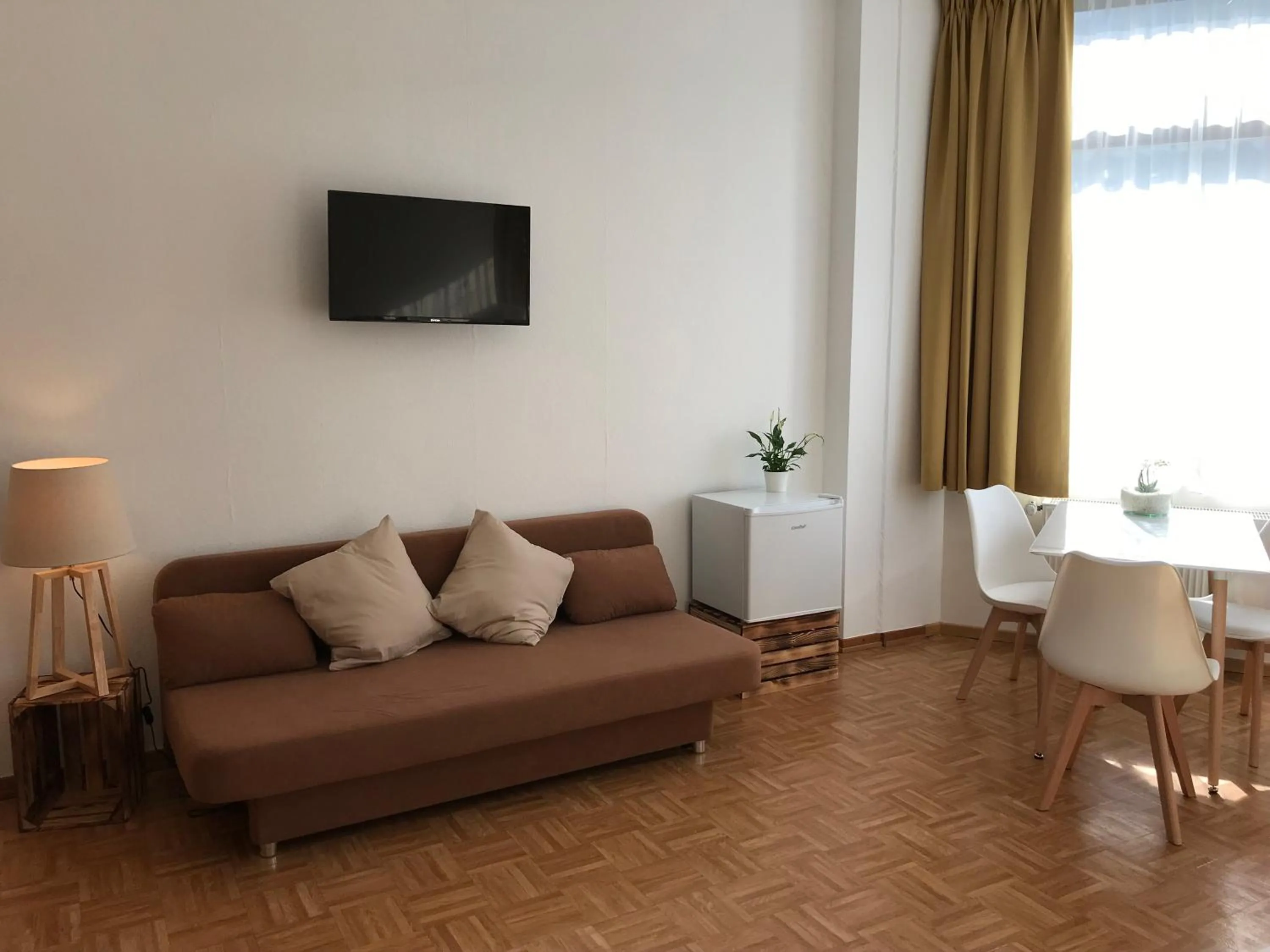 Photo of the whole room in Gästezimmer Klein und Fein für nach dem Wein