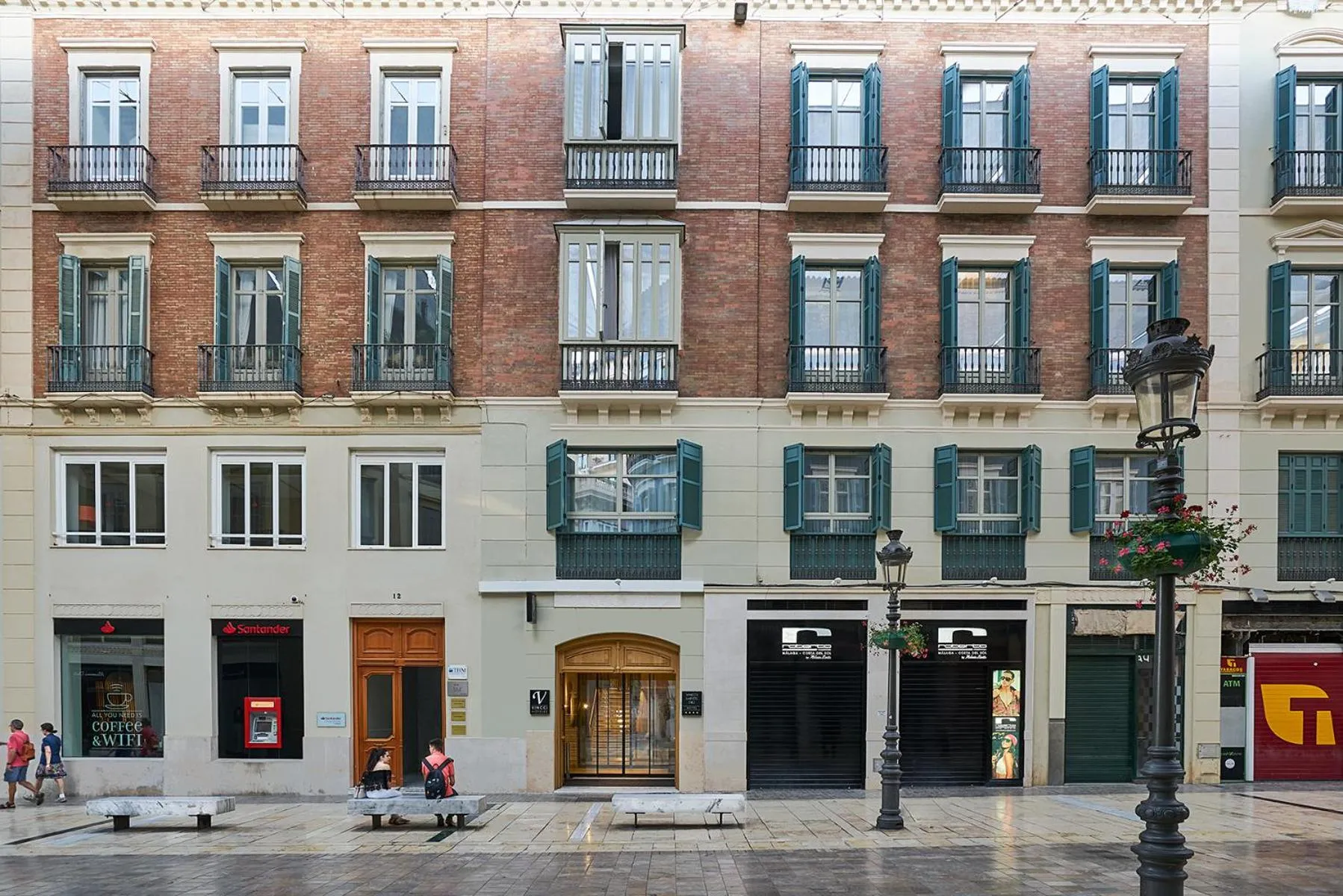 Property building in Vincci Larios Diez