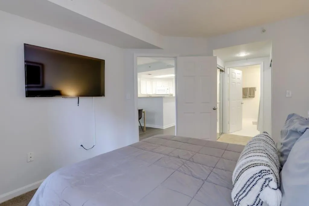 Sensational 1 Bedroom Condo At Ballston place With Gym