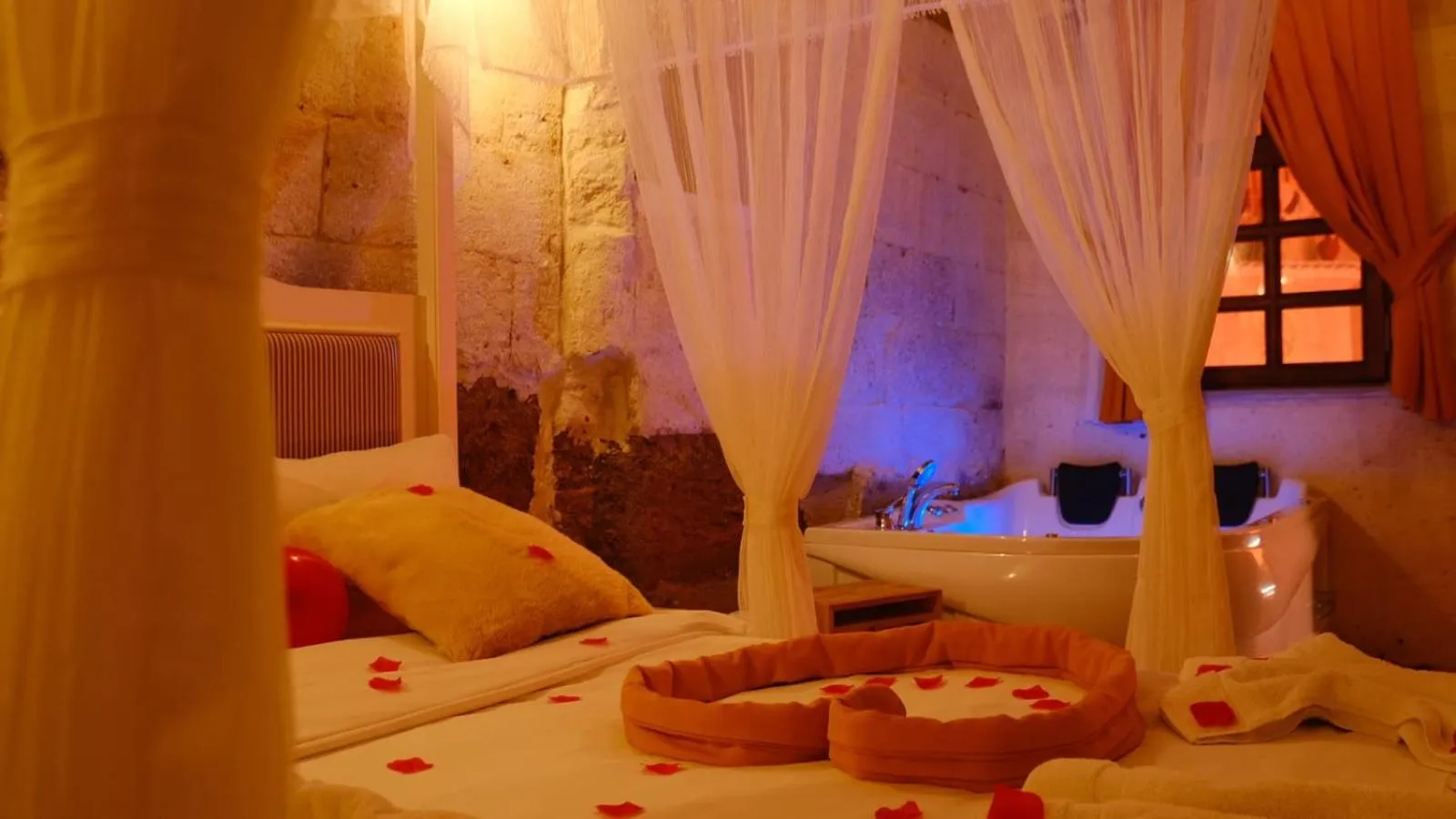 Bed in Lavinia Cappadocia Cave