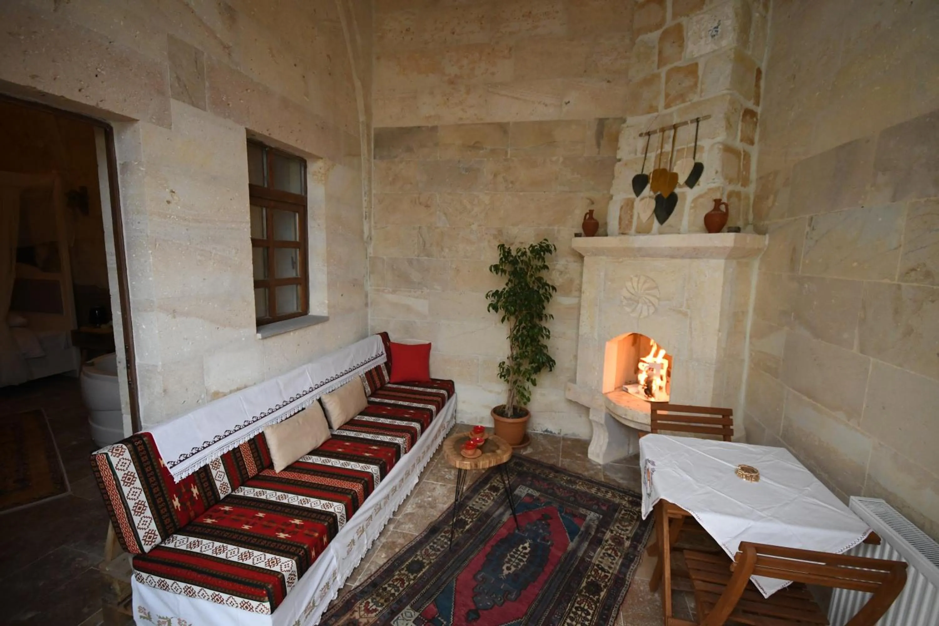 Seating area, Bed in Lavinia Cappadocia Cave