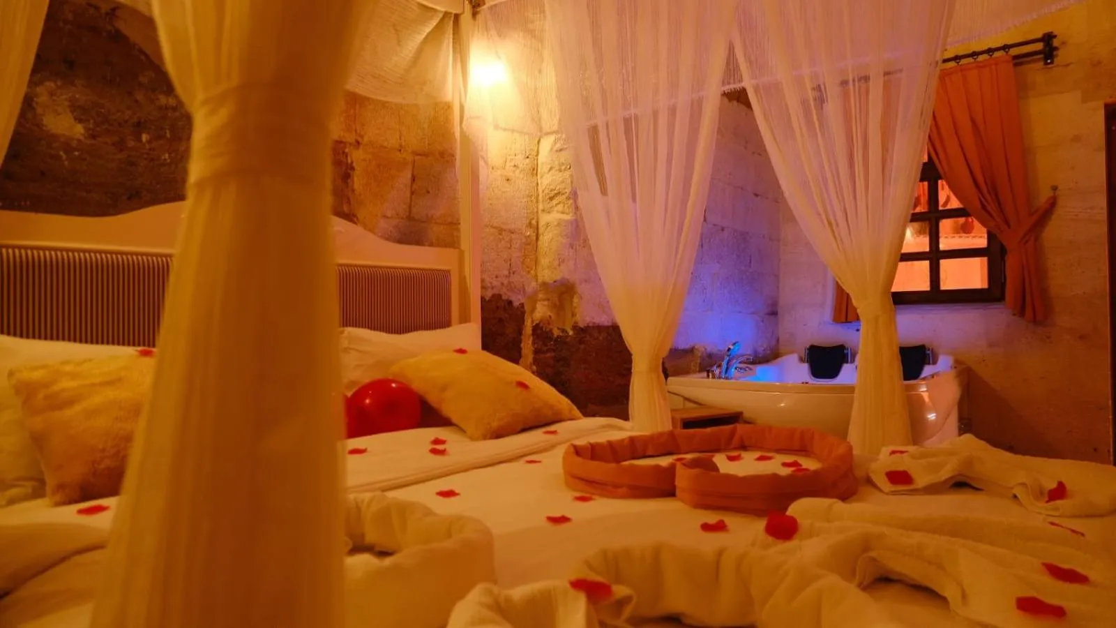 Bed in Lavinia Cappadocia Cave