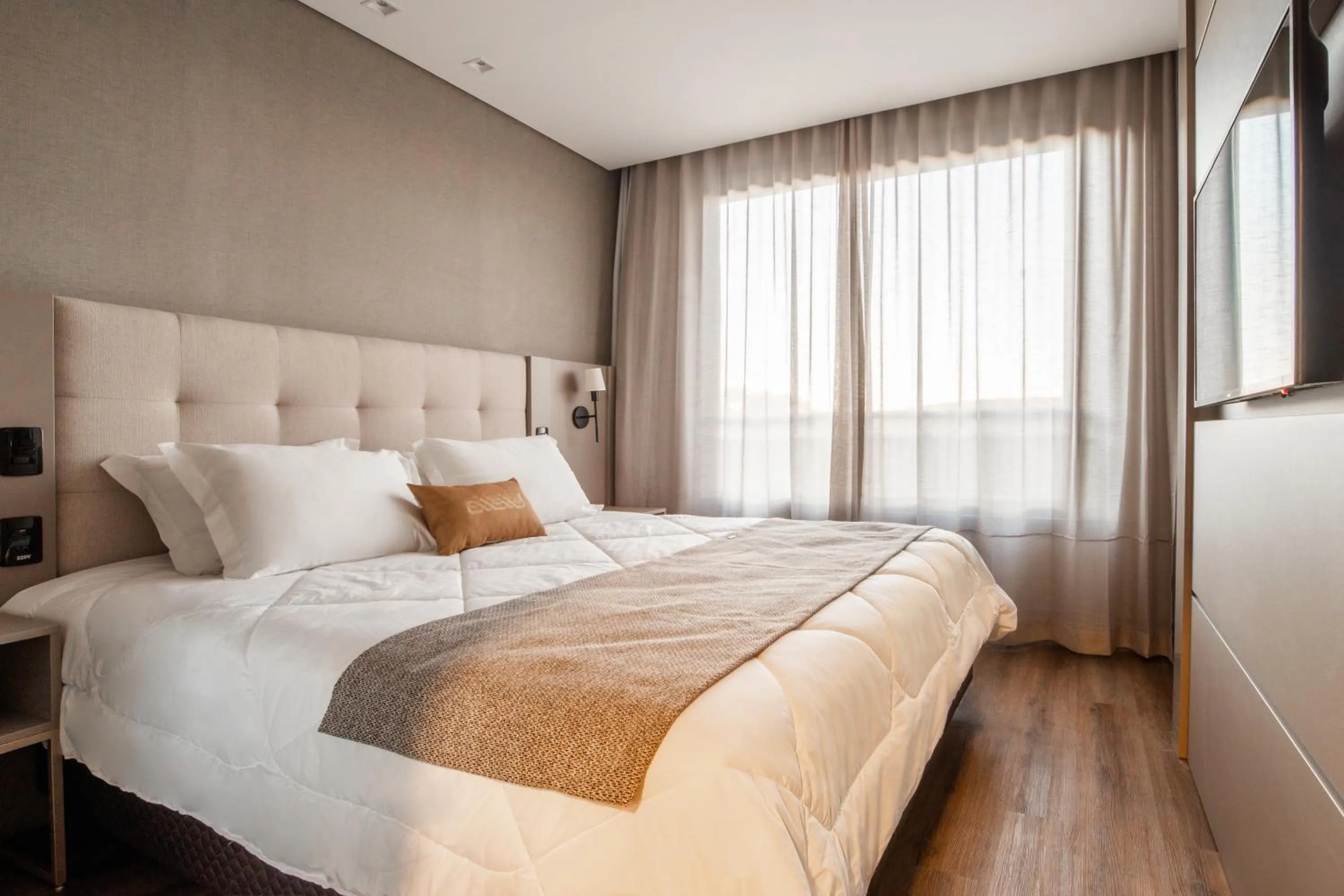 Bedroom, Bed in Chateau Laghetto Collection Oficial