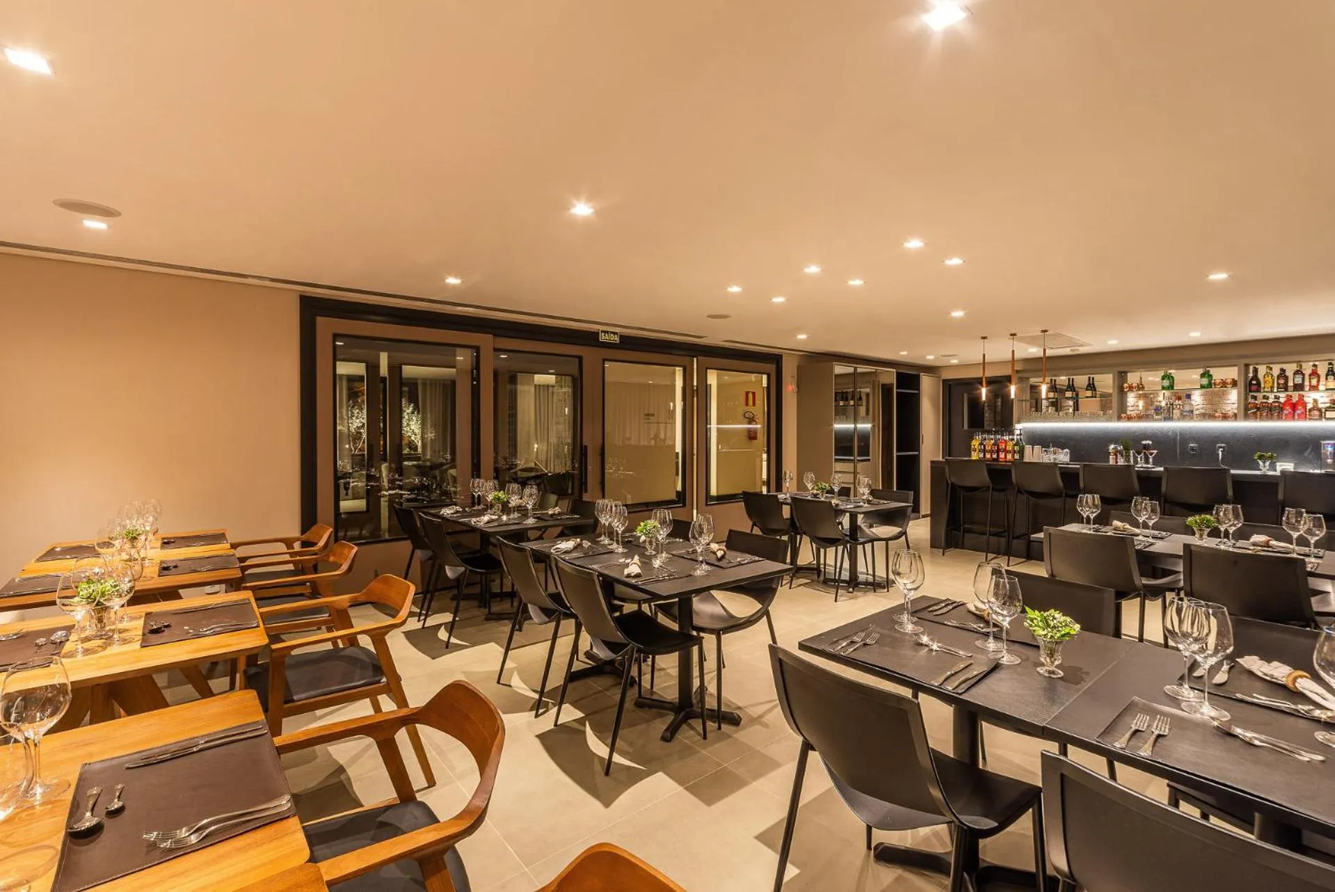 Restaurant/places to eat in Chateau Laghetto Collection Oficial