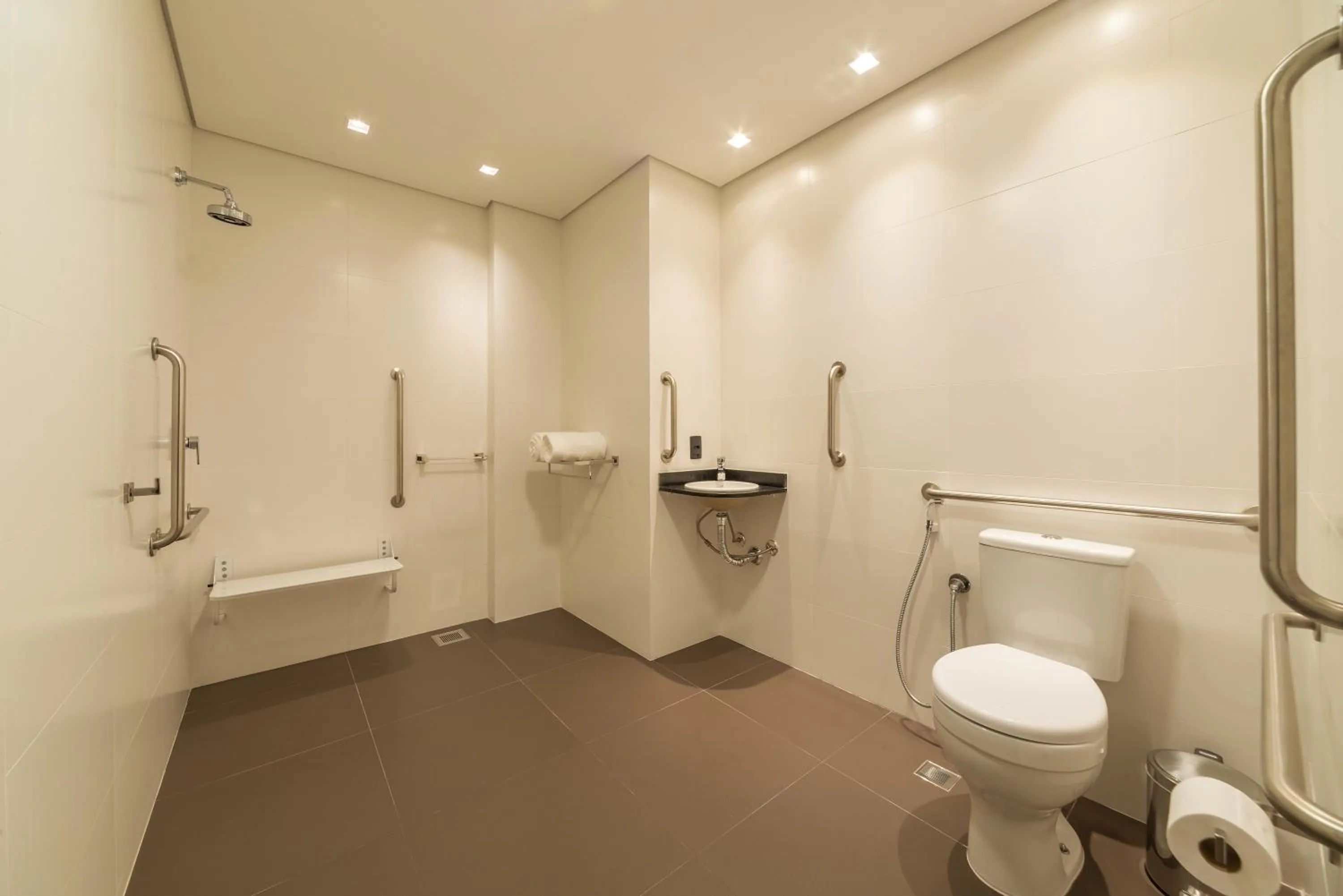 Bathroom in Chateau Laghetto Collection Oficial