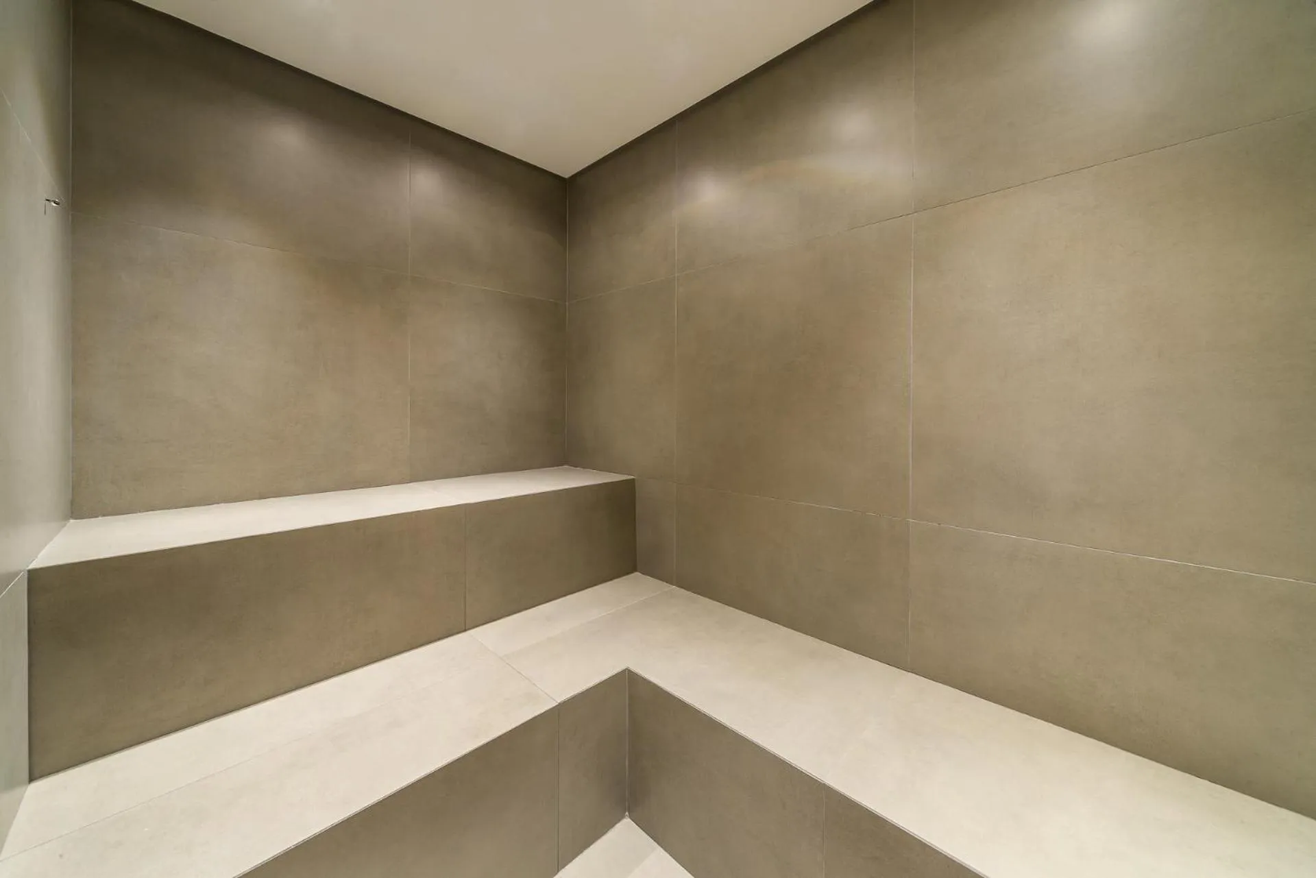 Steam room in Chateau Laghetto Collection Oficial