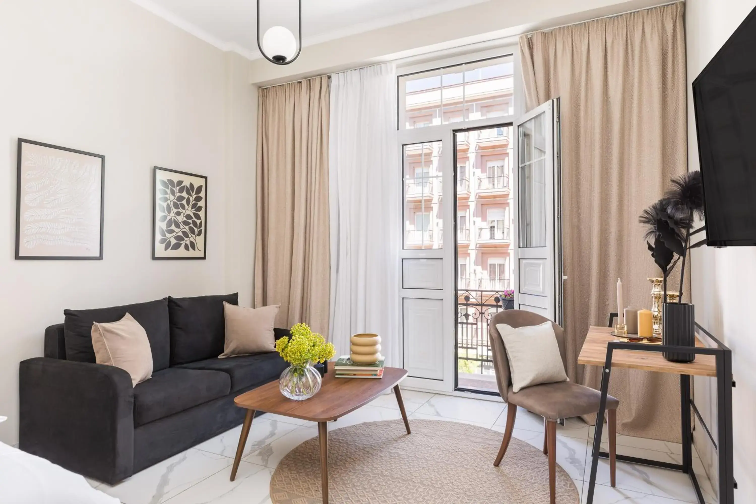 Black Onyx Comfort Suites - Elegant Stay- City Center Next to Airport Bus Black Onyx Comfort Suites - Elegant Stay- City Center Next to Airport Bus