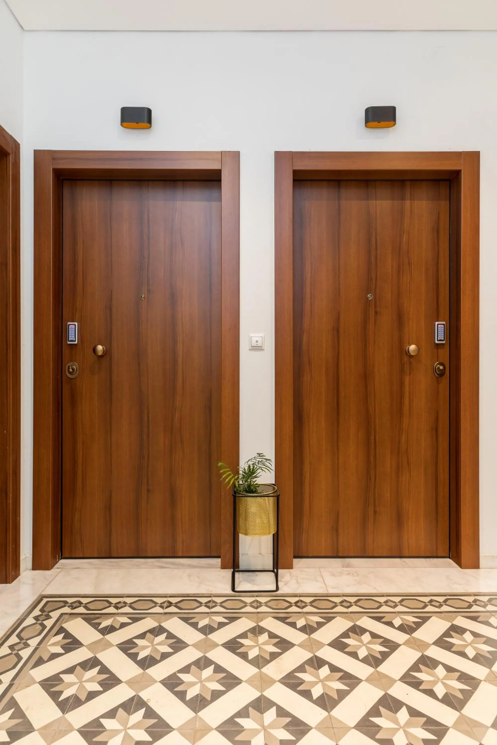 Property building in Black Onyx Comfort Suites - Elegant Stay- City Center Next to Airport Bus