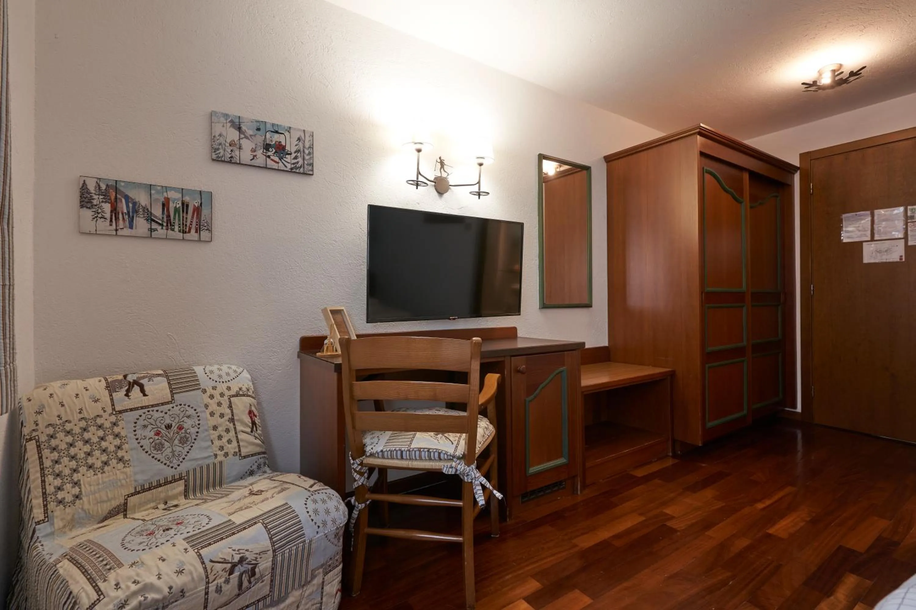 Photo of the whole room in Hotel Walser Courmayeur