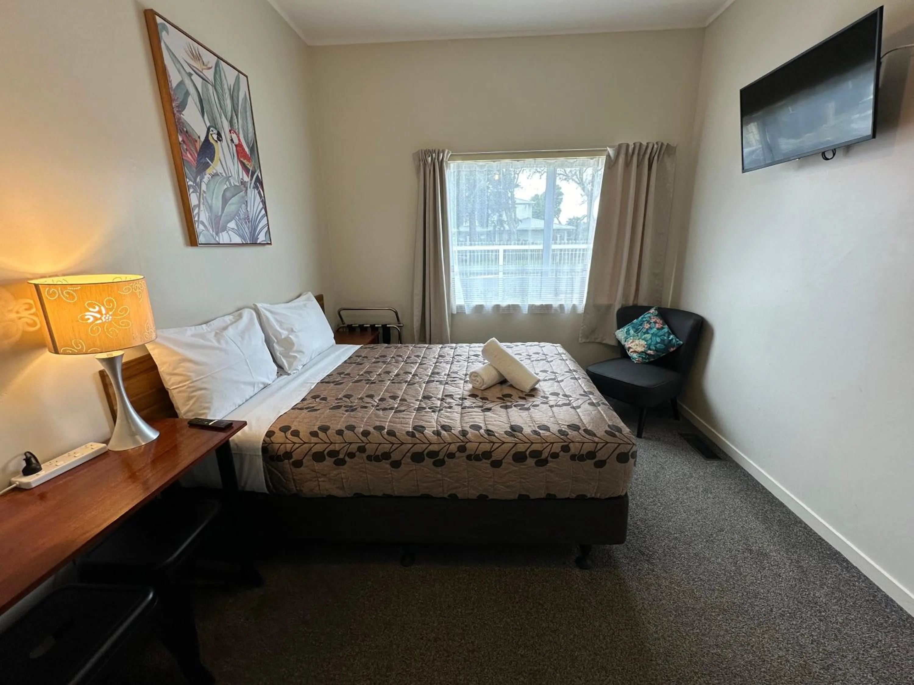 Bed in Airport Westney Lodge