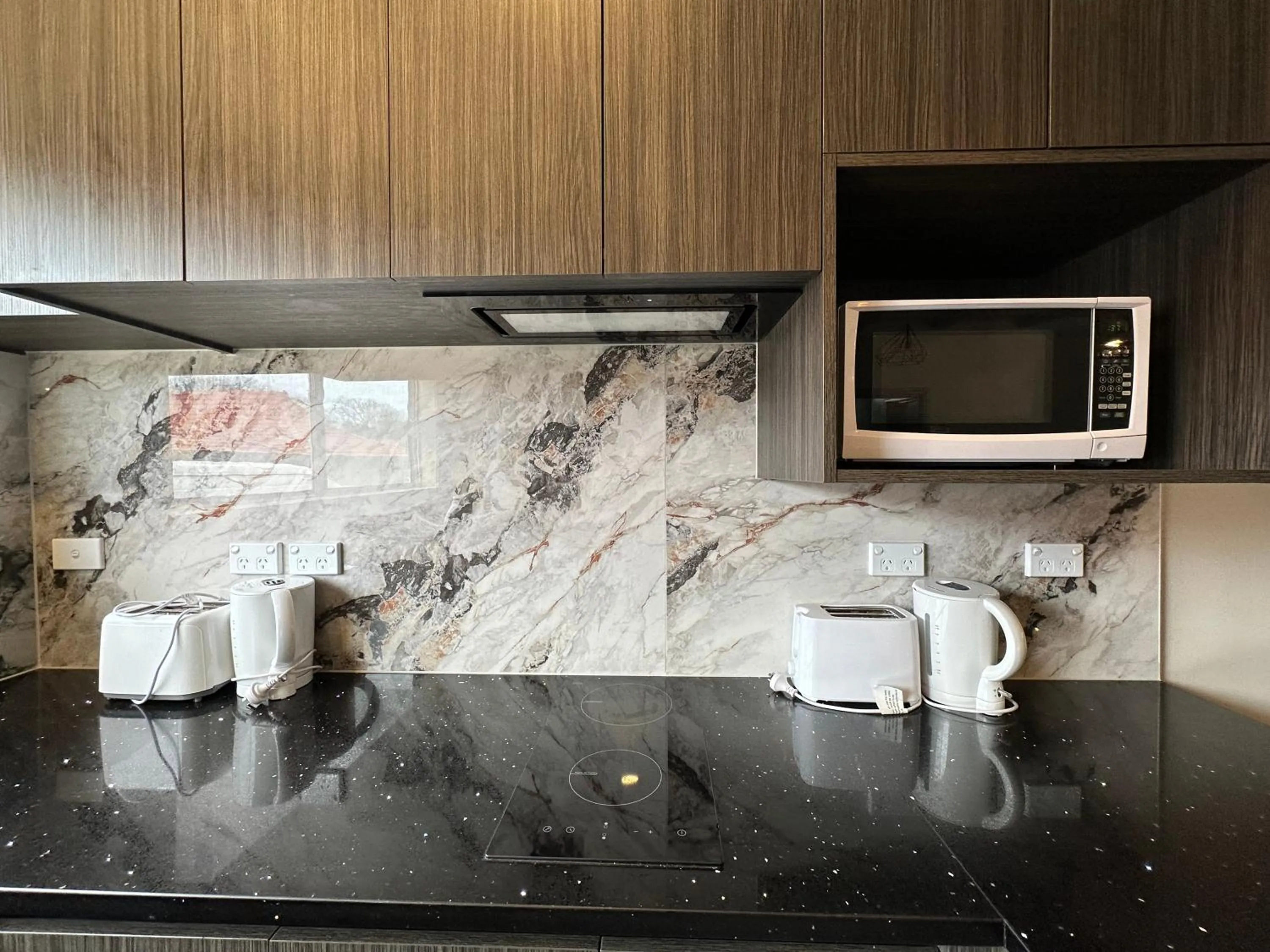 Airport Westney Lodge