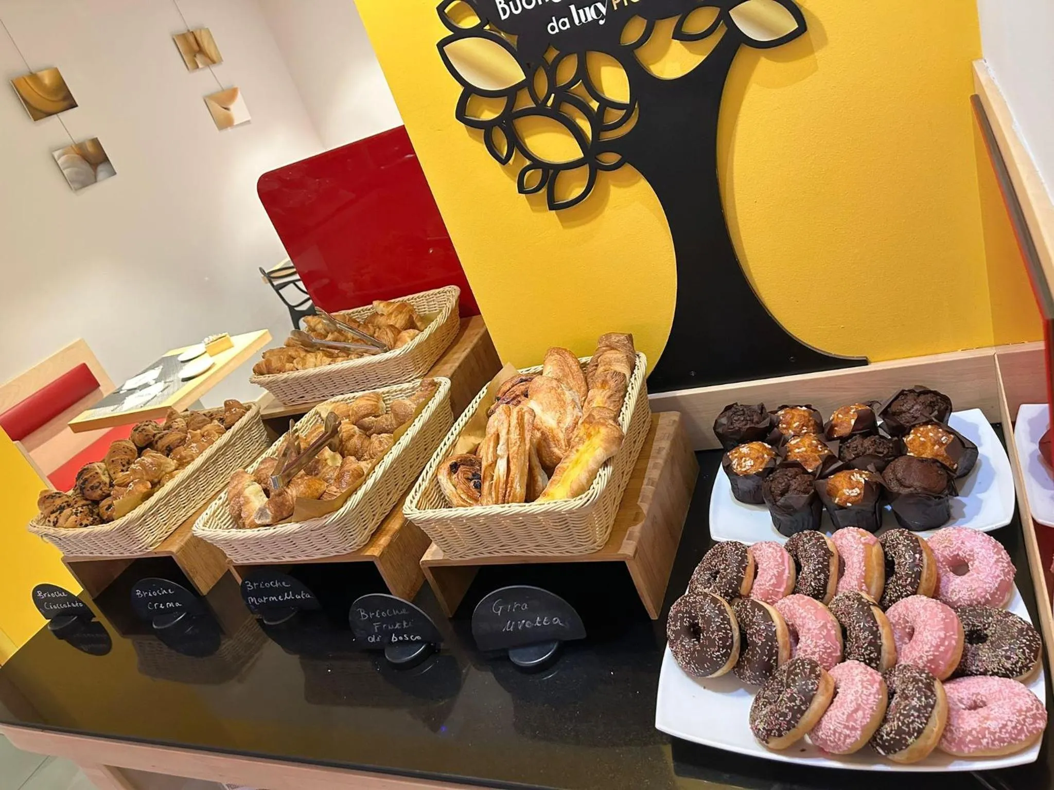 Breakfast in Hotel Carlton