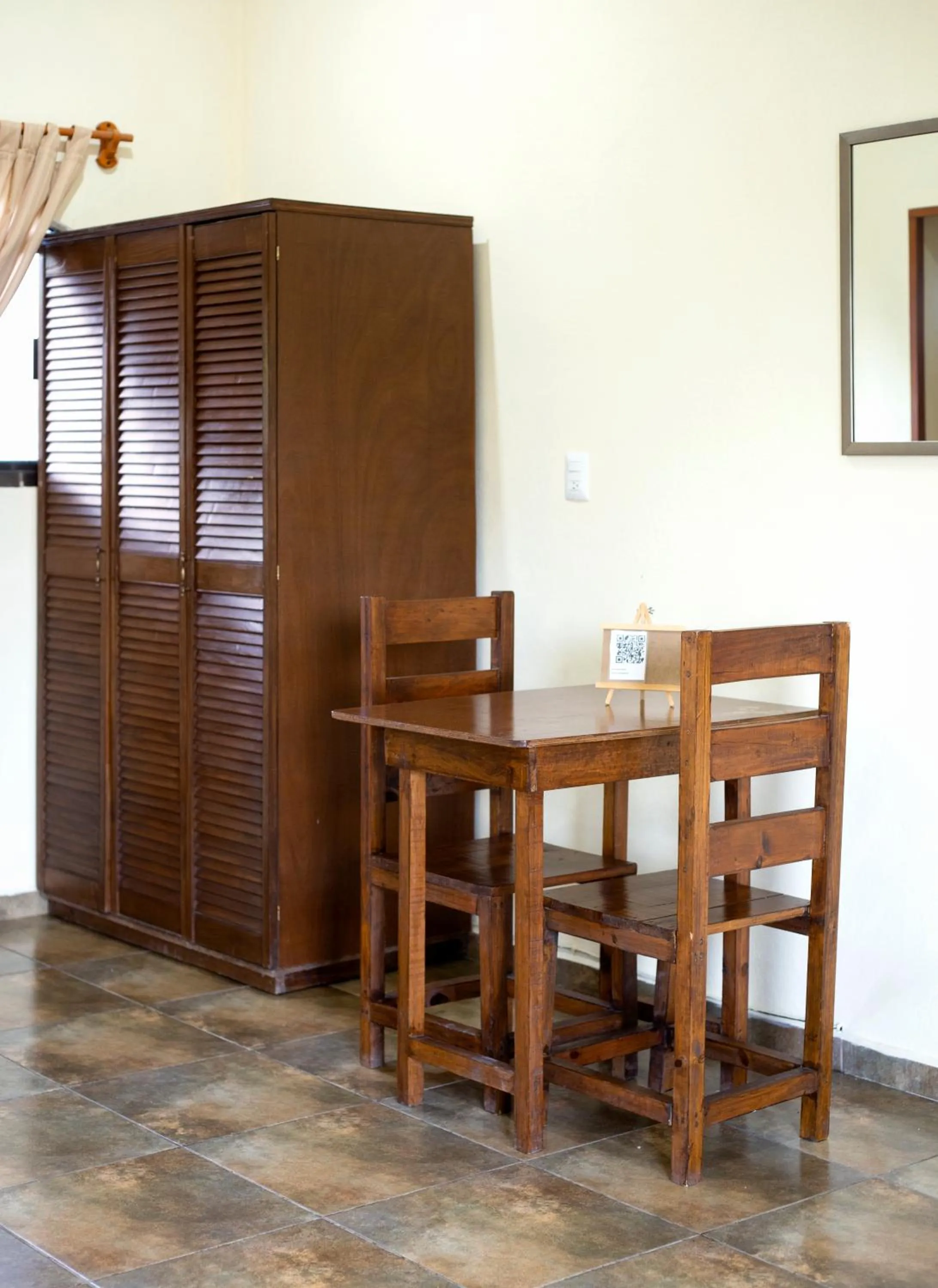 wardrobe in hotel stella maris tulum