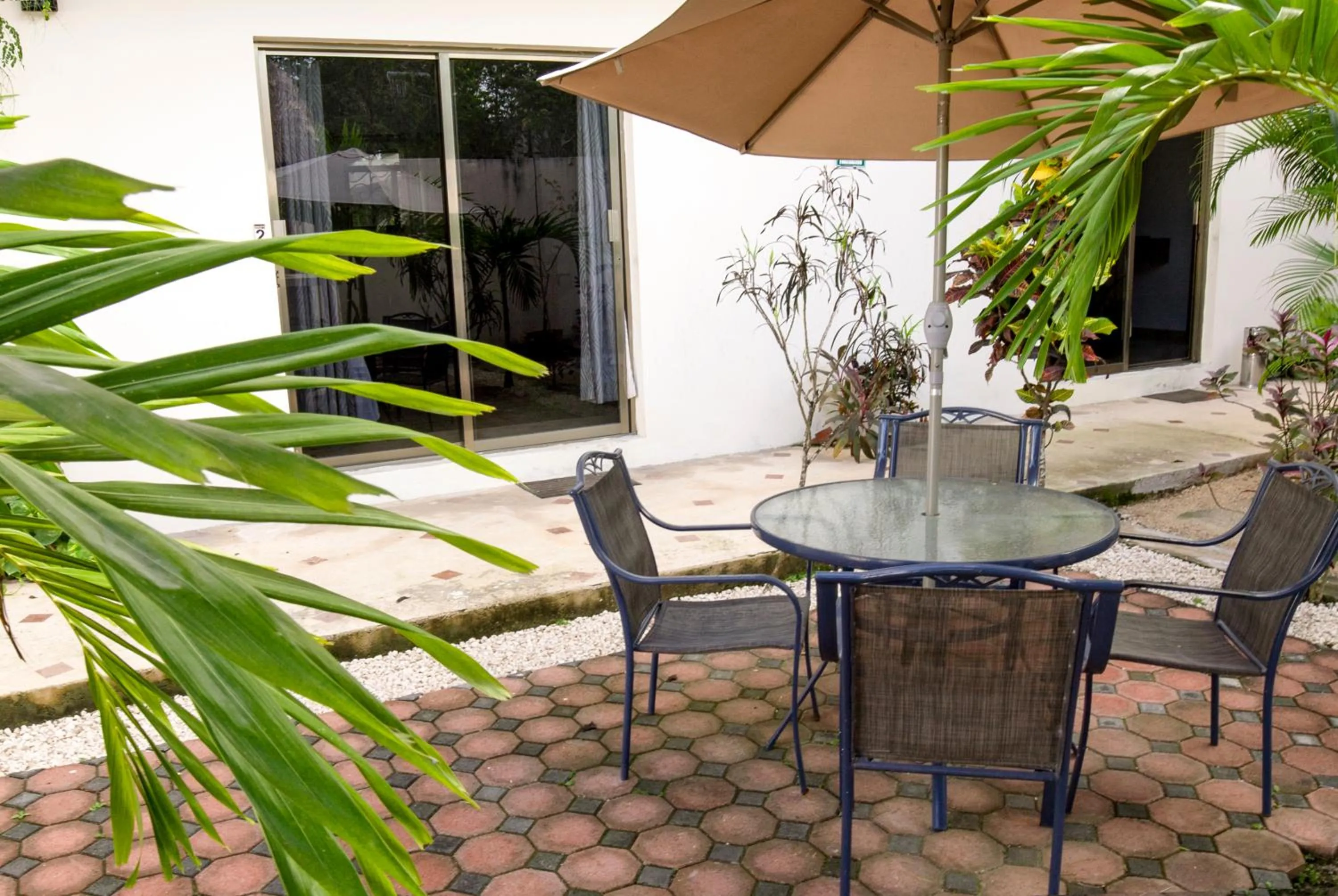 Patio in hotel stella maris tulum