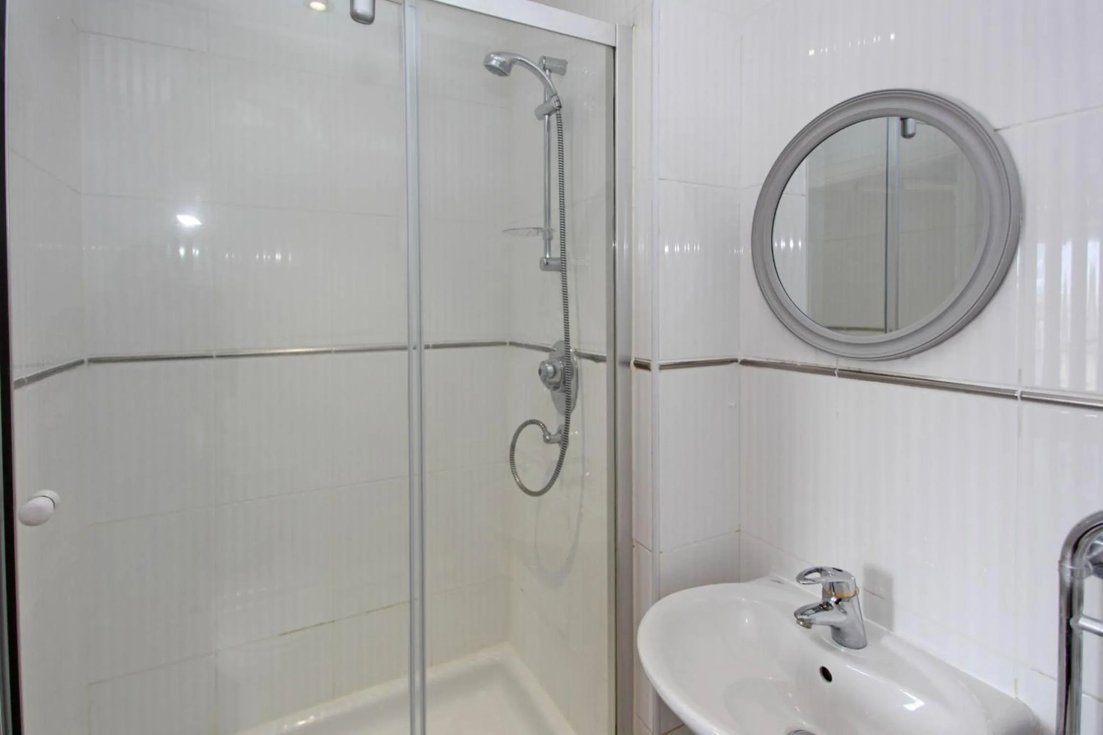 Bathroom in Albion Street Apartments